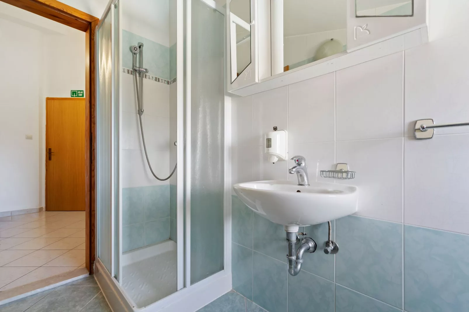 Apartment  6-Bathroom