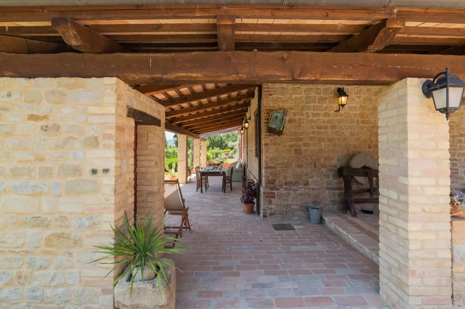 Il Vettore nei monti Sibillini-Terrassenbalkon