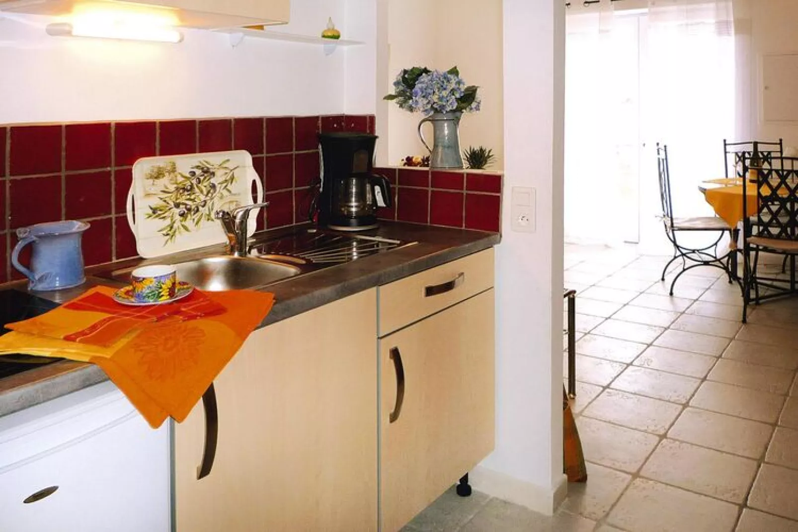 Ferienwohnung in Caderousse-Kitchen