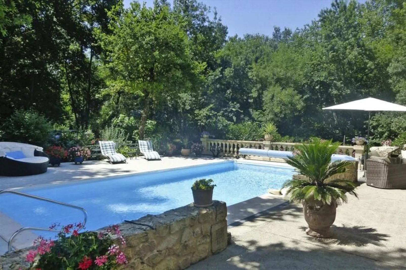 Ferienwohnung in Caderousse-Pool