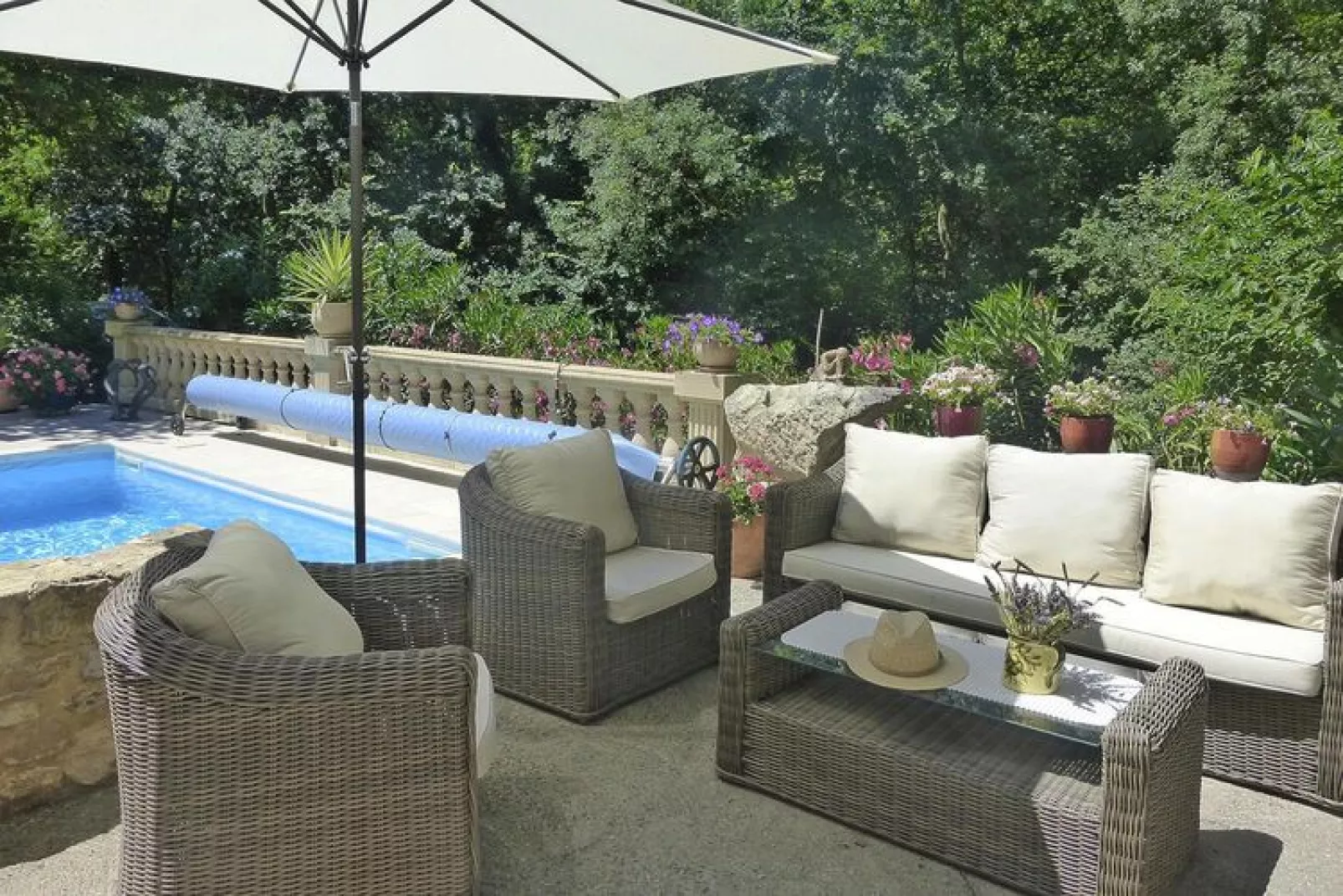 Ferienwohnung in Caderousse-Terrace balcony