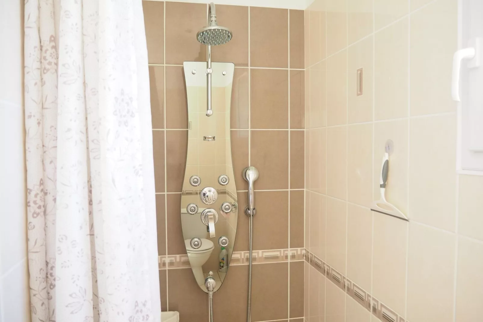 Ferienhaus in L'Isle-sur-la-Sorgue-Bathroom