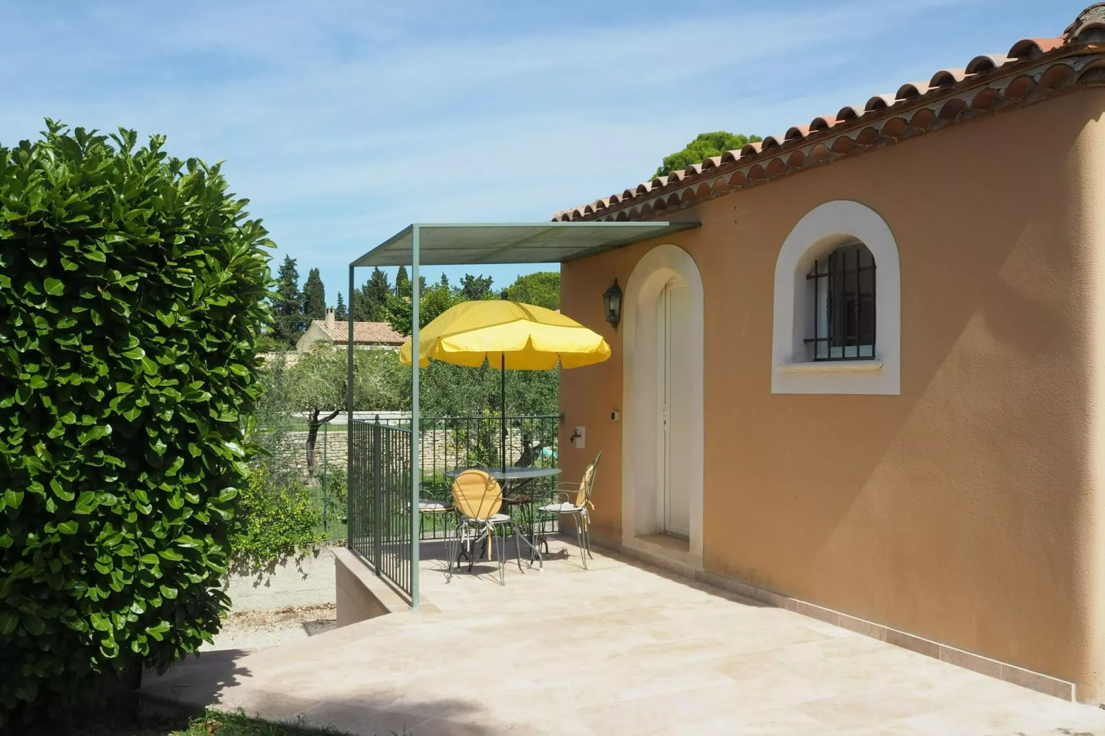 Ferienhaus in L'Isle-sur-la-Sorgue-Terrace balcony