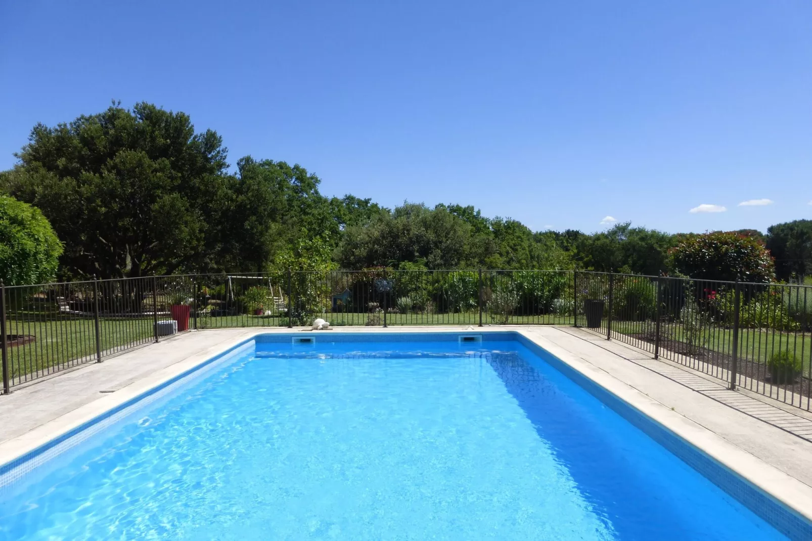 Ferienhaus in L'Isle-sur-la-Sorgue-Pool