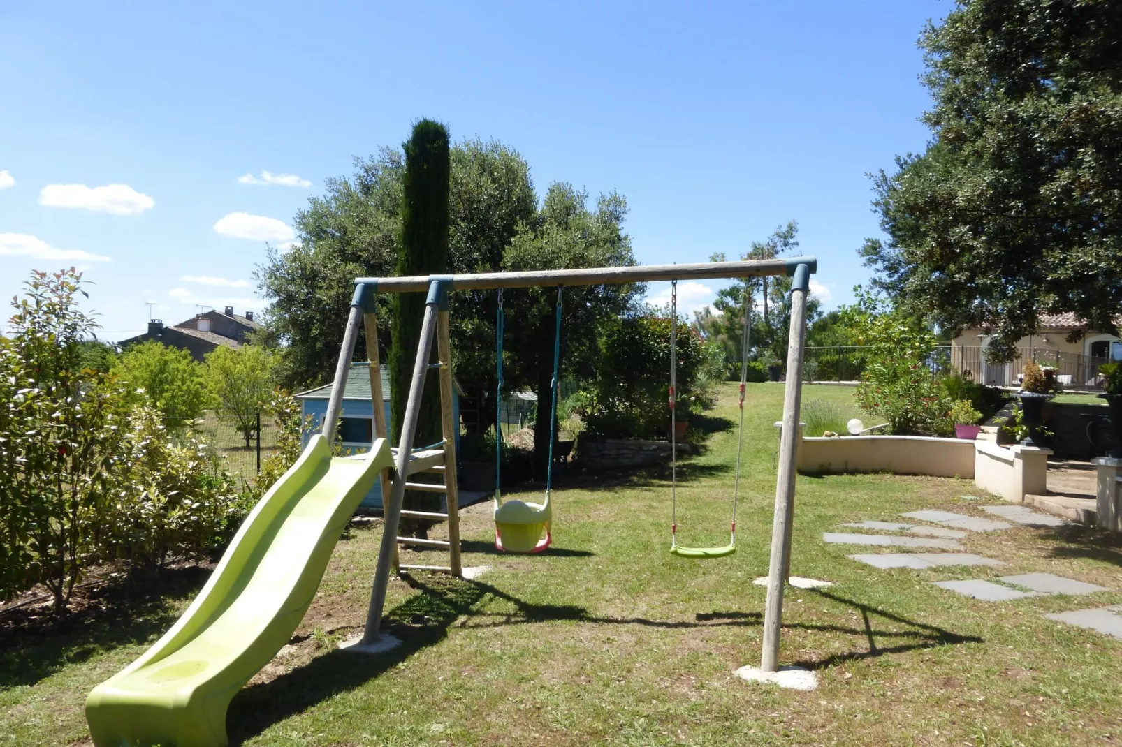 Ferienhaus in L'Isle-sur-la-Sorgue-Gardens summer