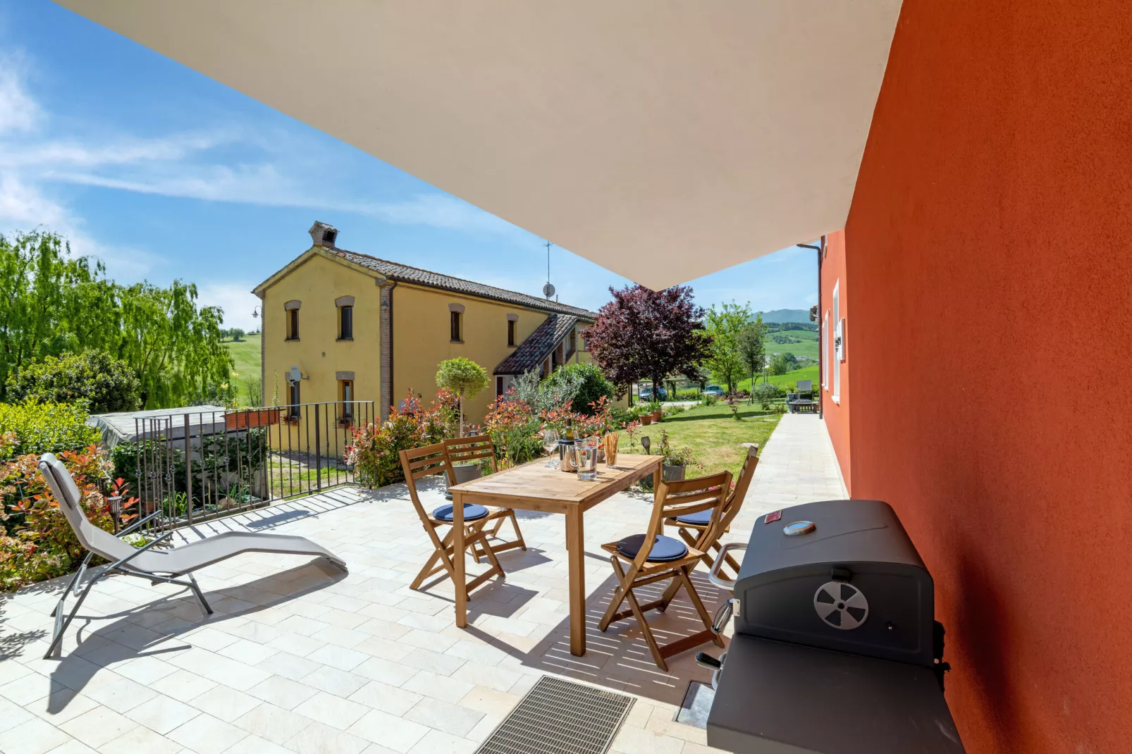 La Casa del Verdicchio-Terrace balcony