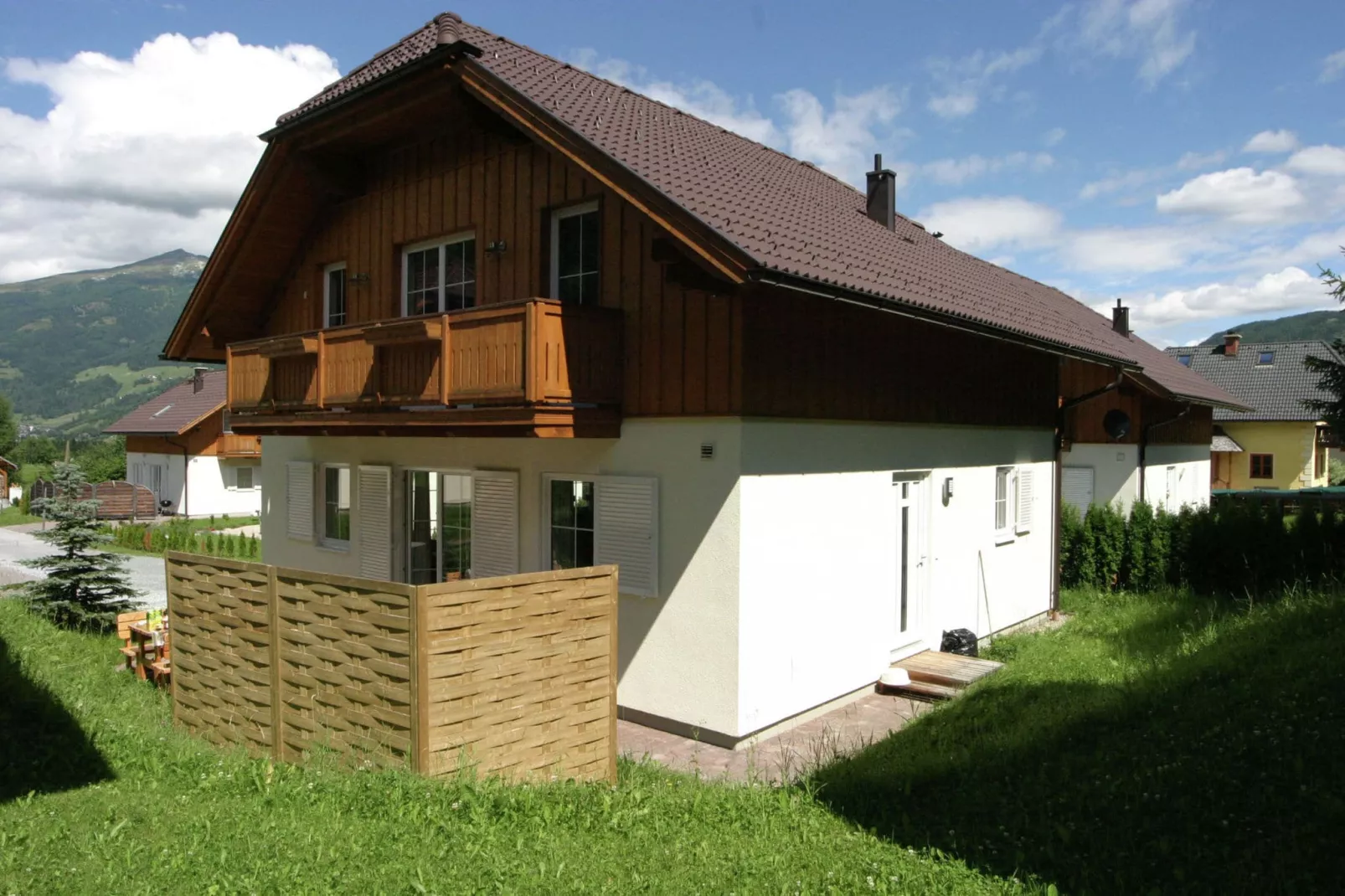 Chalet an der Piste-Außenbereich Sommer