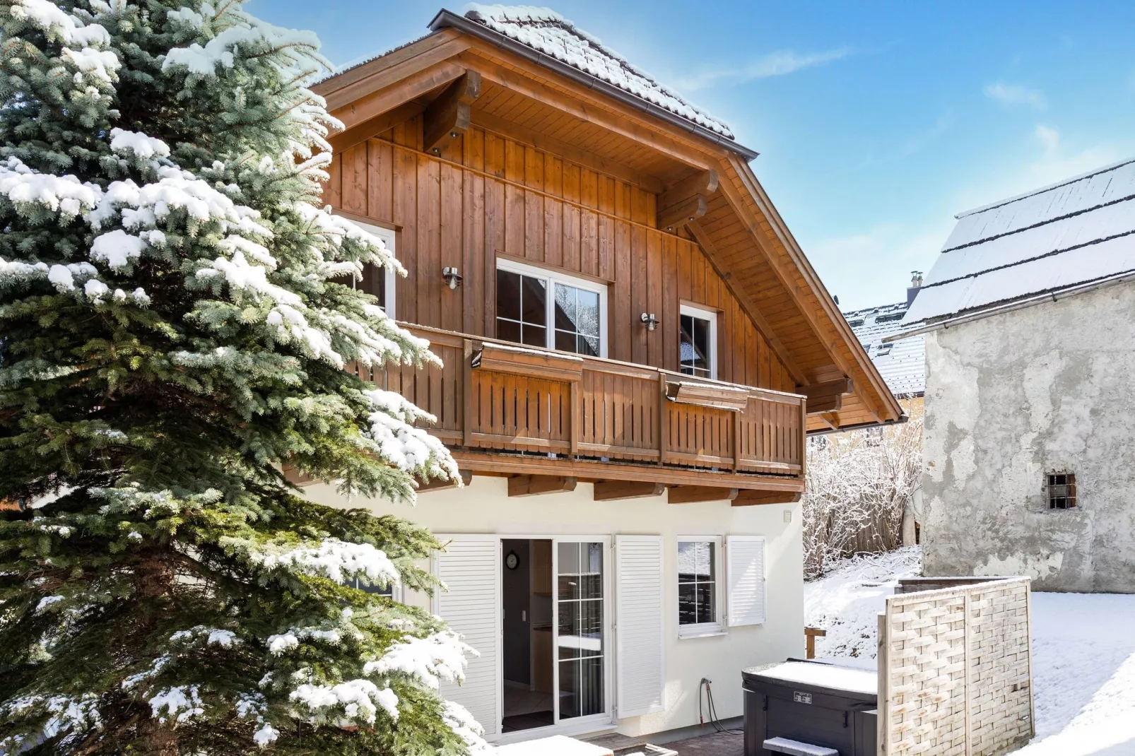 Chalet an der Piste-Außenbereich Winter