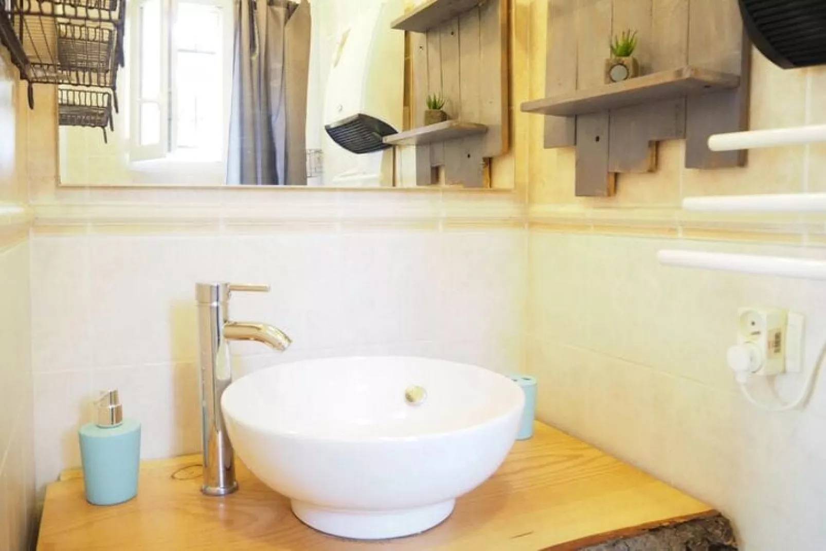 Ferienhaus in Roaix-Badezimmer