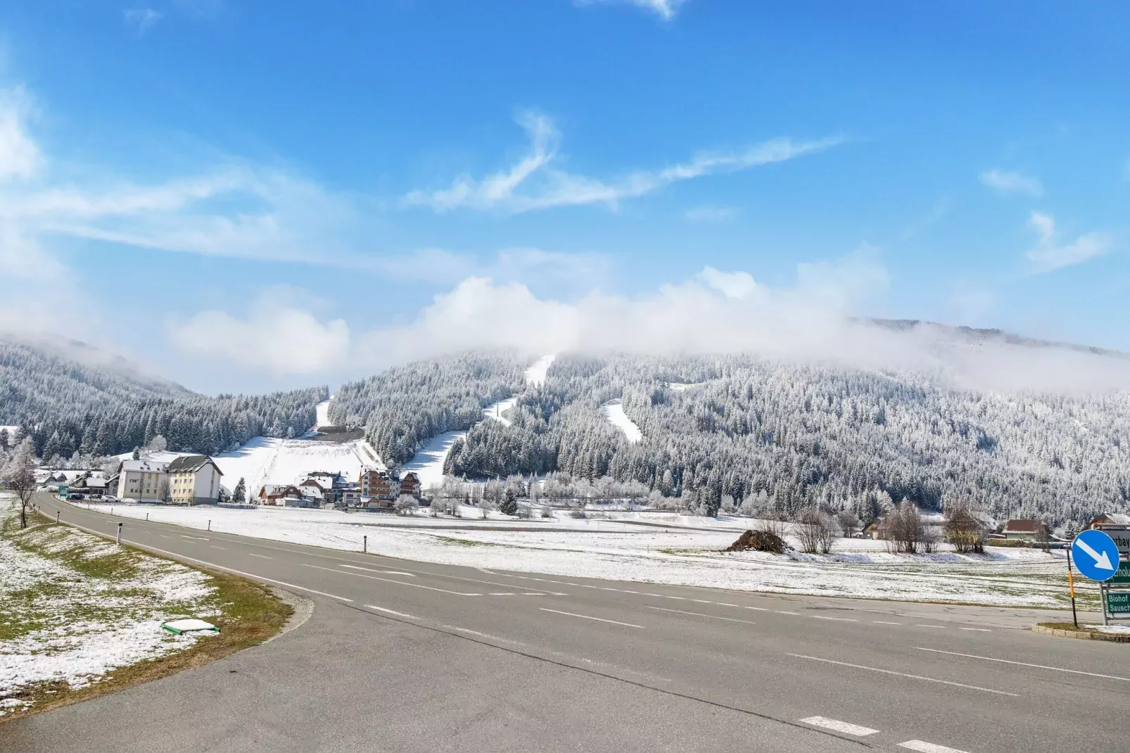 Chalet an der Piste-Gebiet Winter 5 km