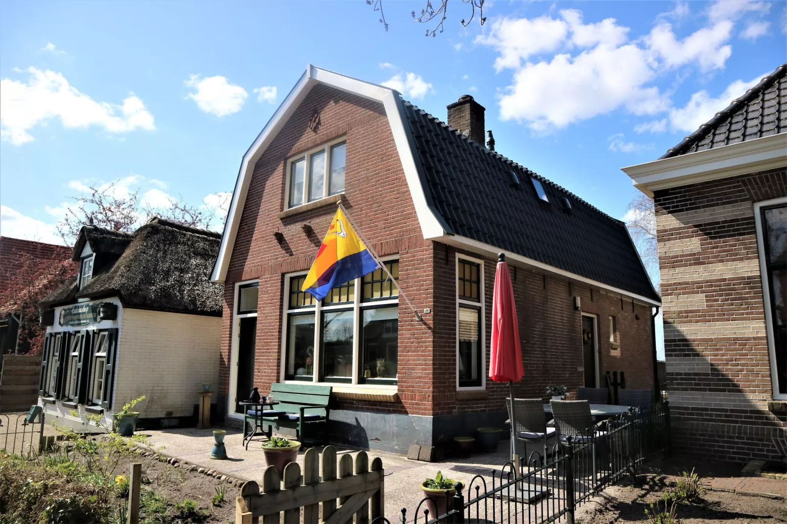 Logies Paal 4 Giethoorn – 2 persoons-Exterior summer