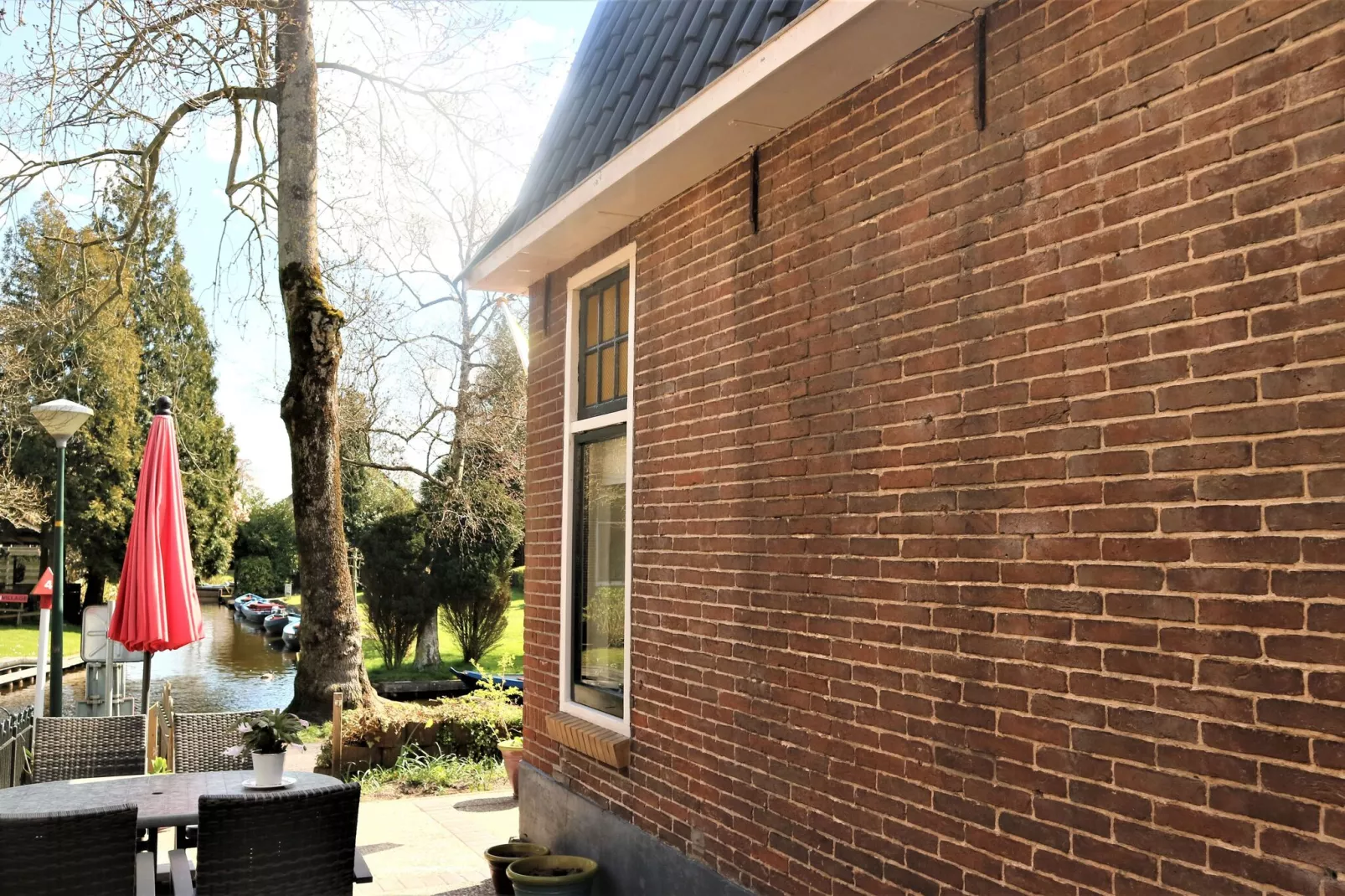 Logies Paal 4 Giethoorn – 2 persoons-Gardens summer