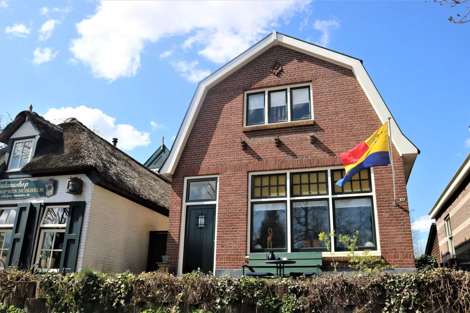 Logies Paal 4 Giethoorn – 2 persoons-Exterior summer