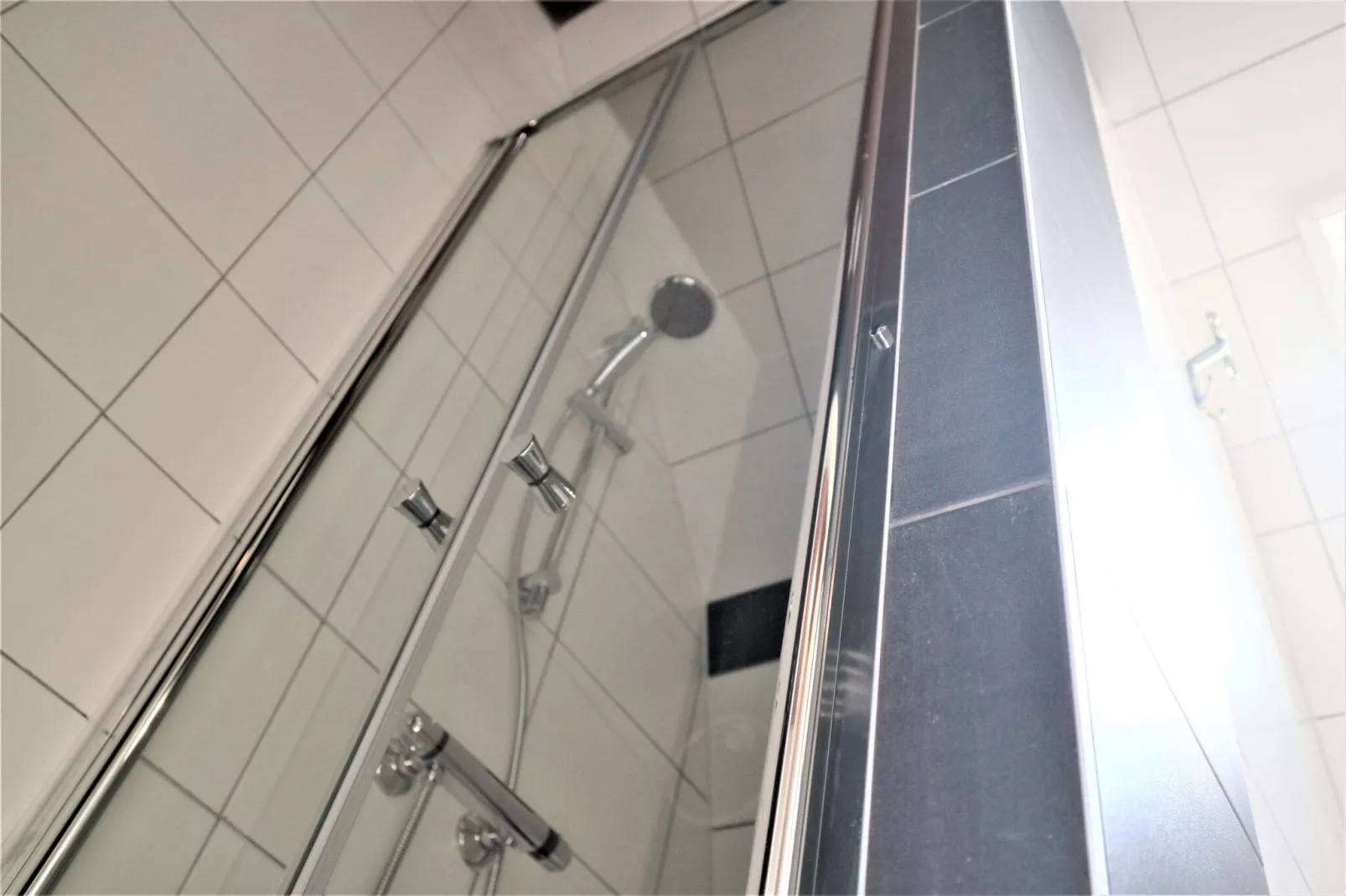 Logies Paal 4 Giethoorn – 2 persoons-Bathroom