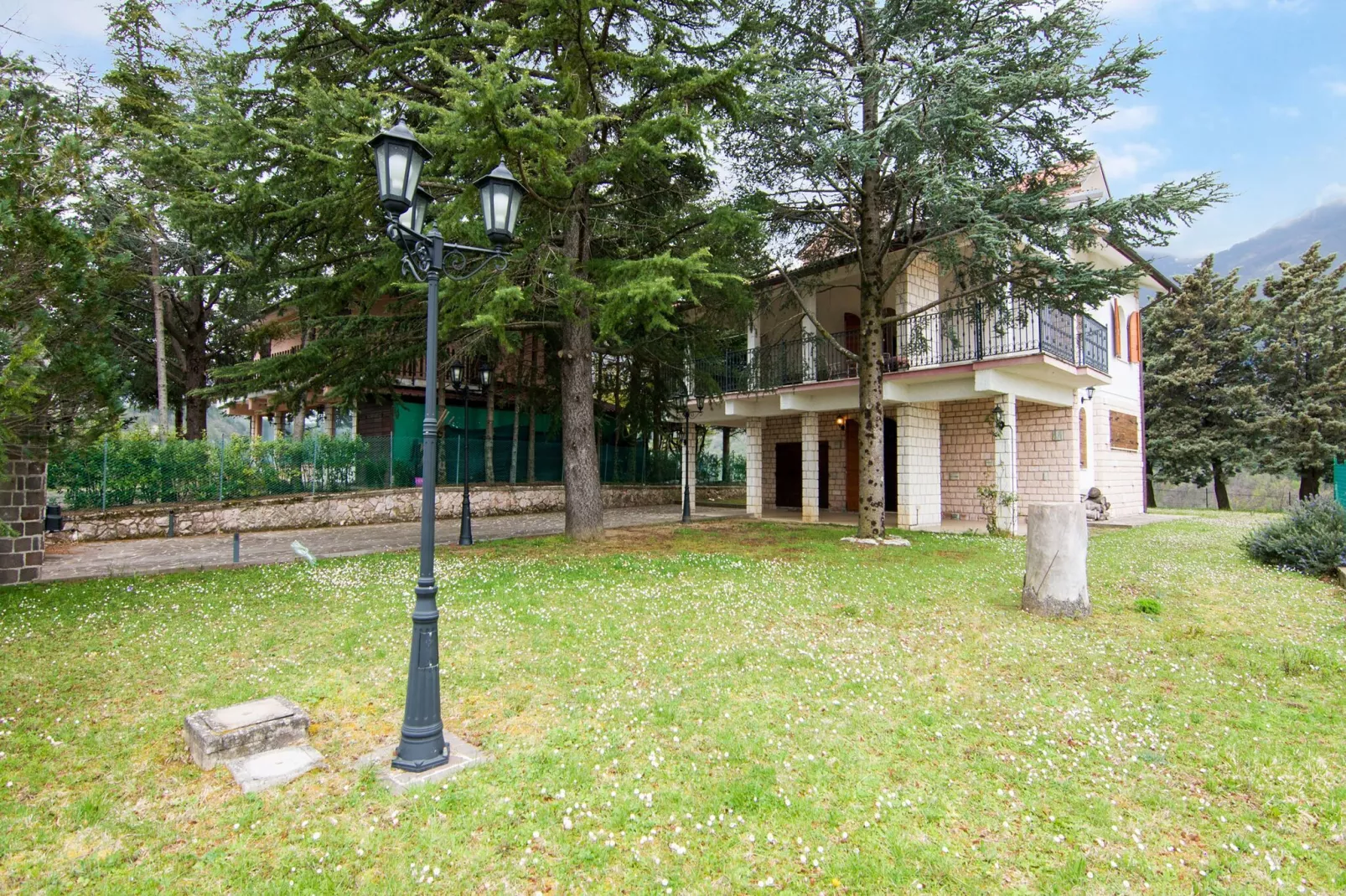 Casa delle Aquile-Gardens summer