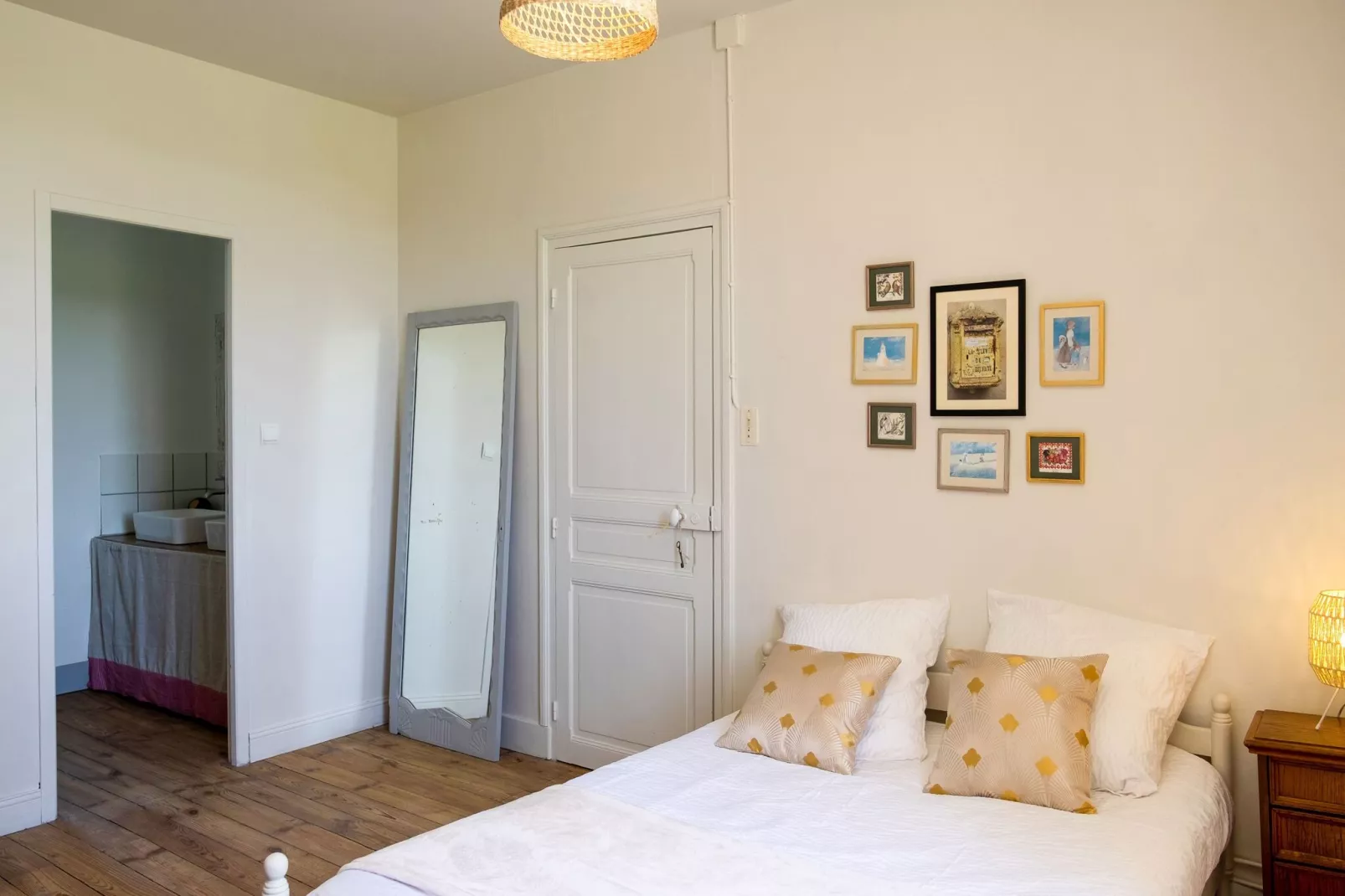 La Forge-Bedroom