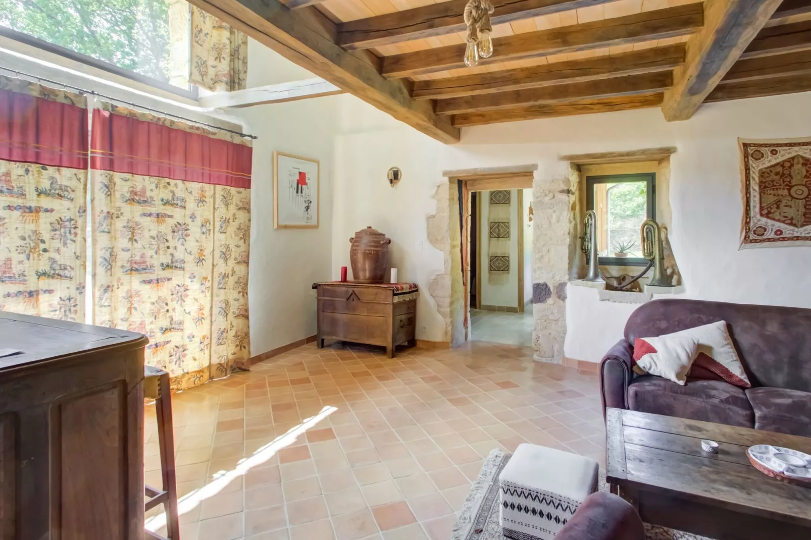 Maison au calme à Mazeyrolles-Living room