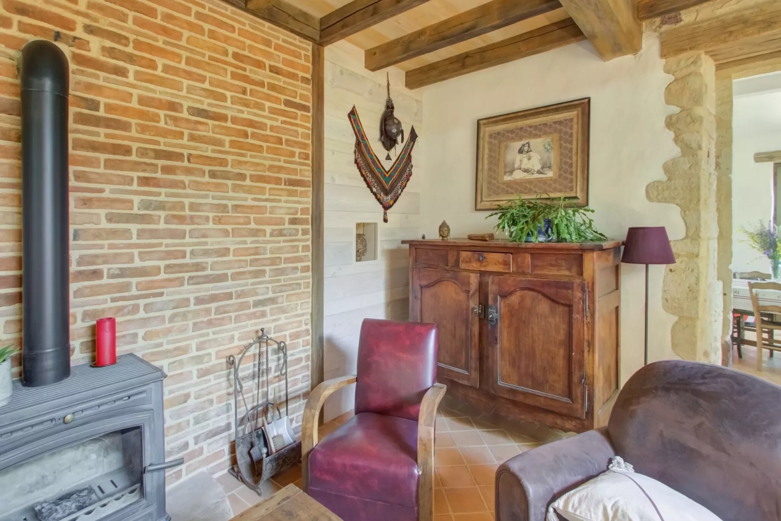 Maison au calme à Mazeyrolles-Living room