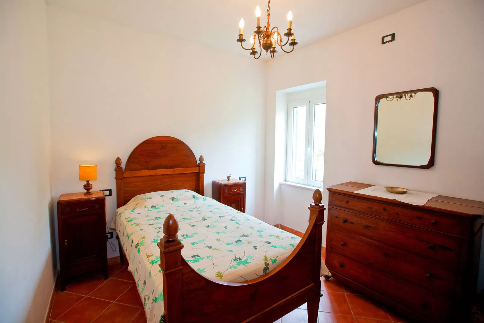Crocetta Uno-Bedroom