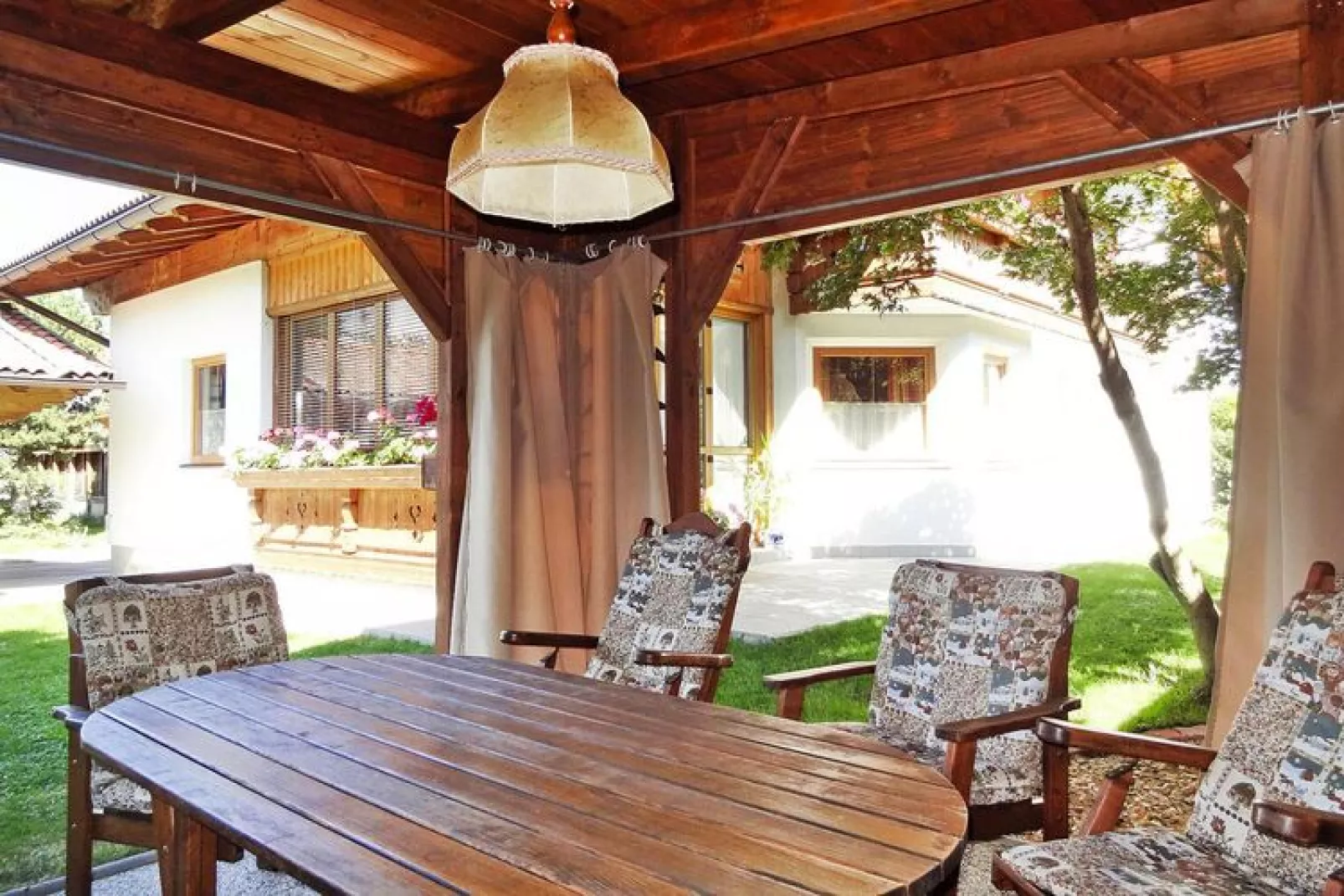 Ferienhaus Saurer-Jardin d'été