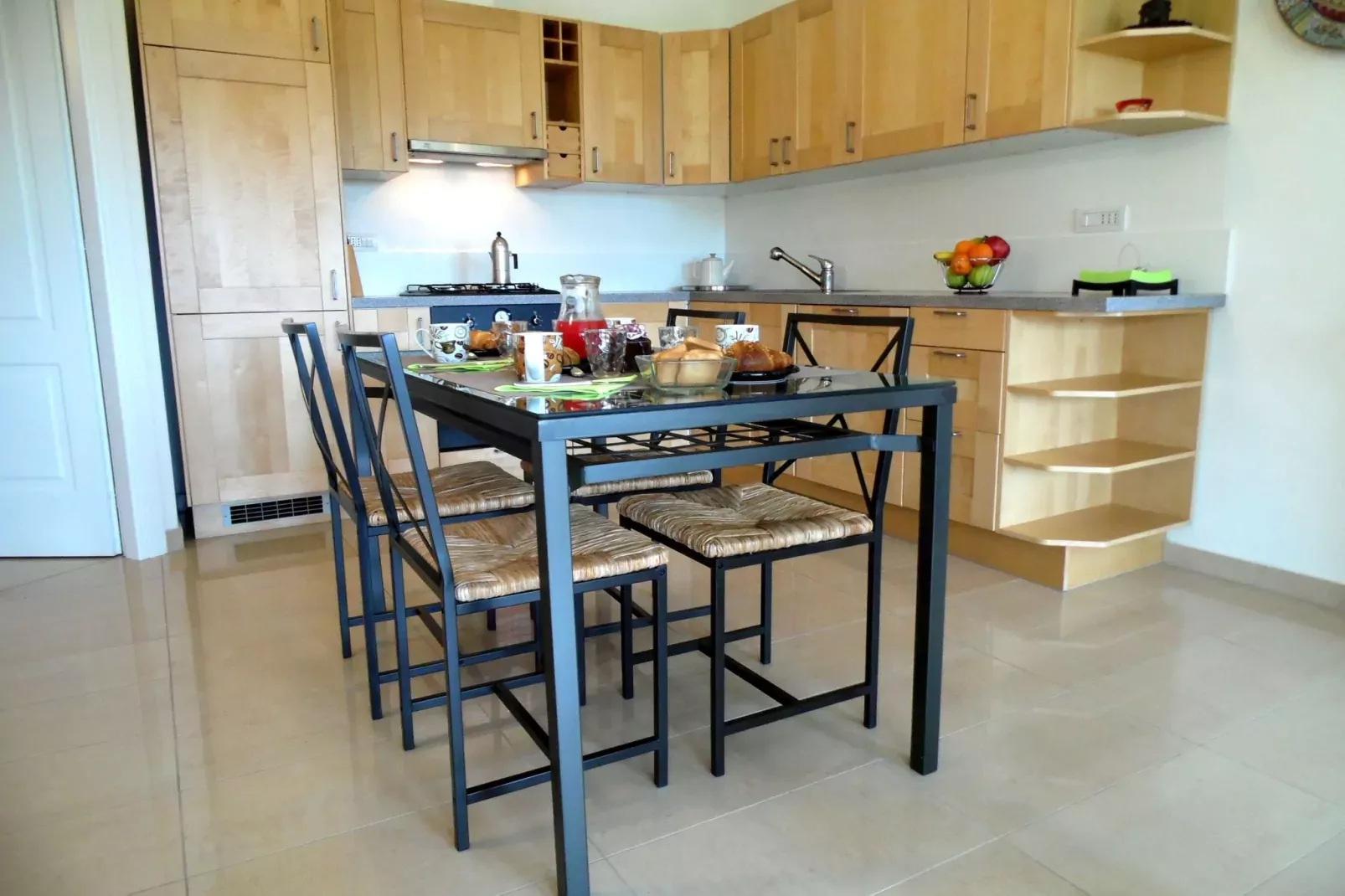 Varese Quattro-Dining room