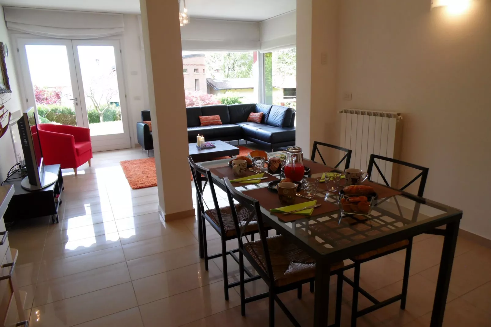 Varese Quattro-Dining room