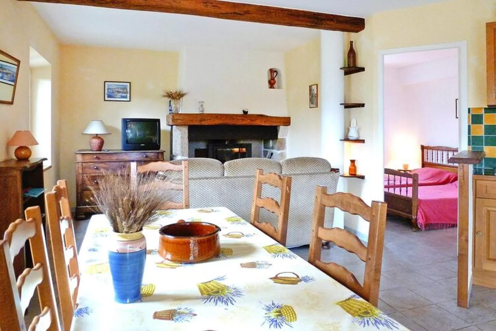 Steinhaus in Chambonas / Les Oliviers-Salon