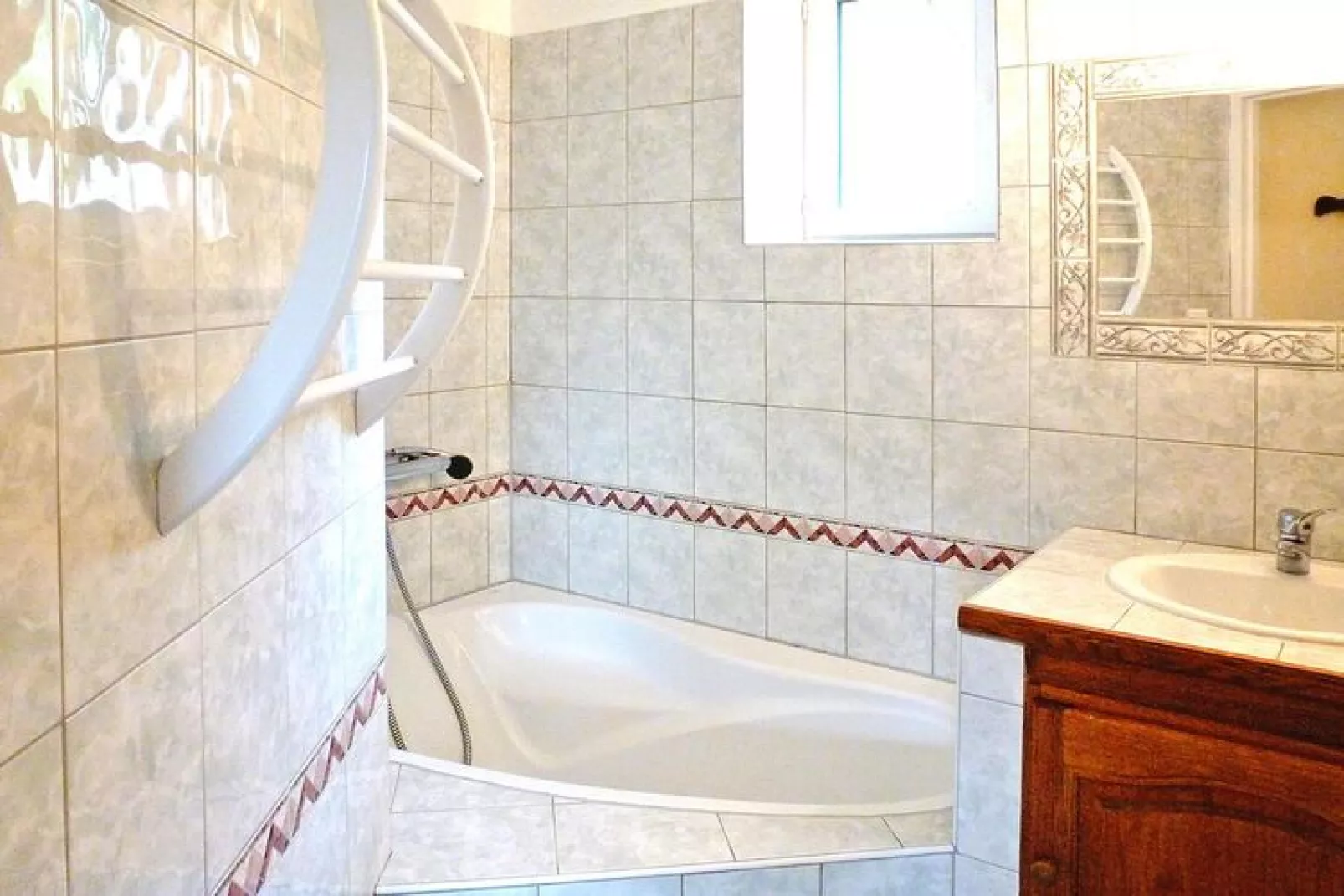 Steinhaus in Chambonas / Les Oliviers-Salle de bain