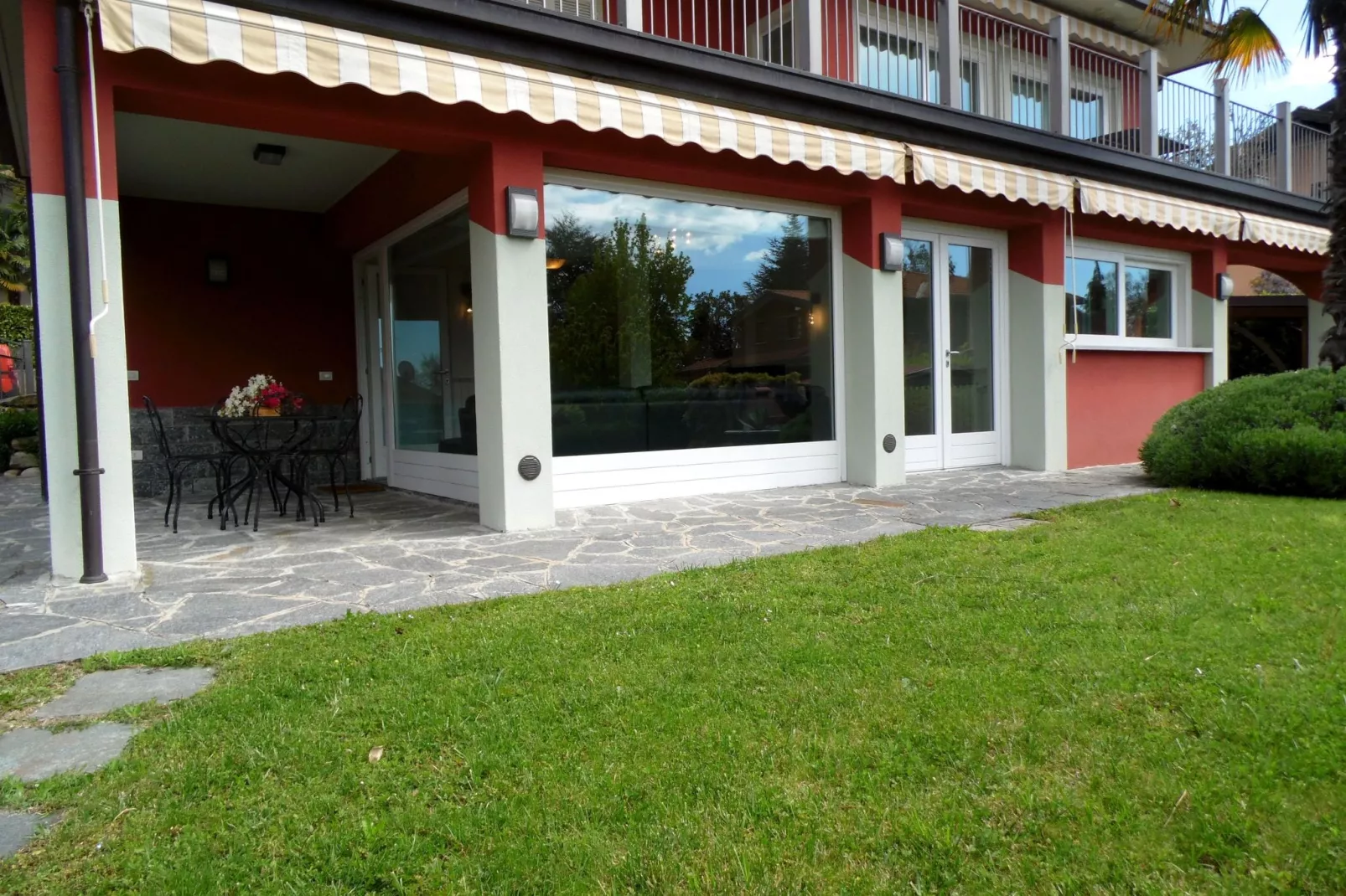 Varese Quattro-Terrace balcony