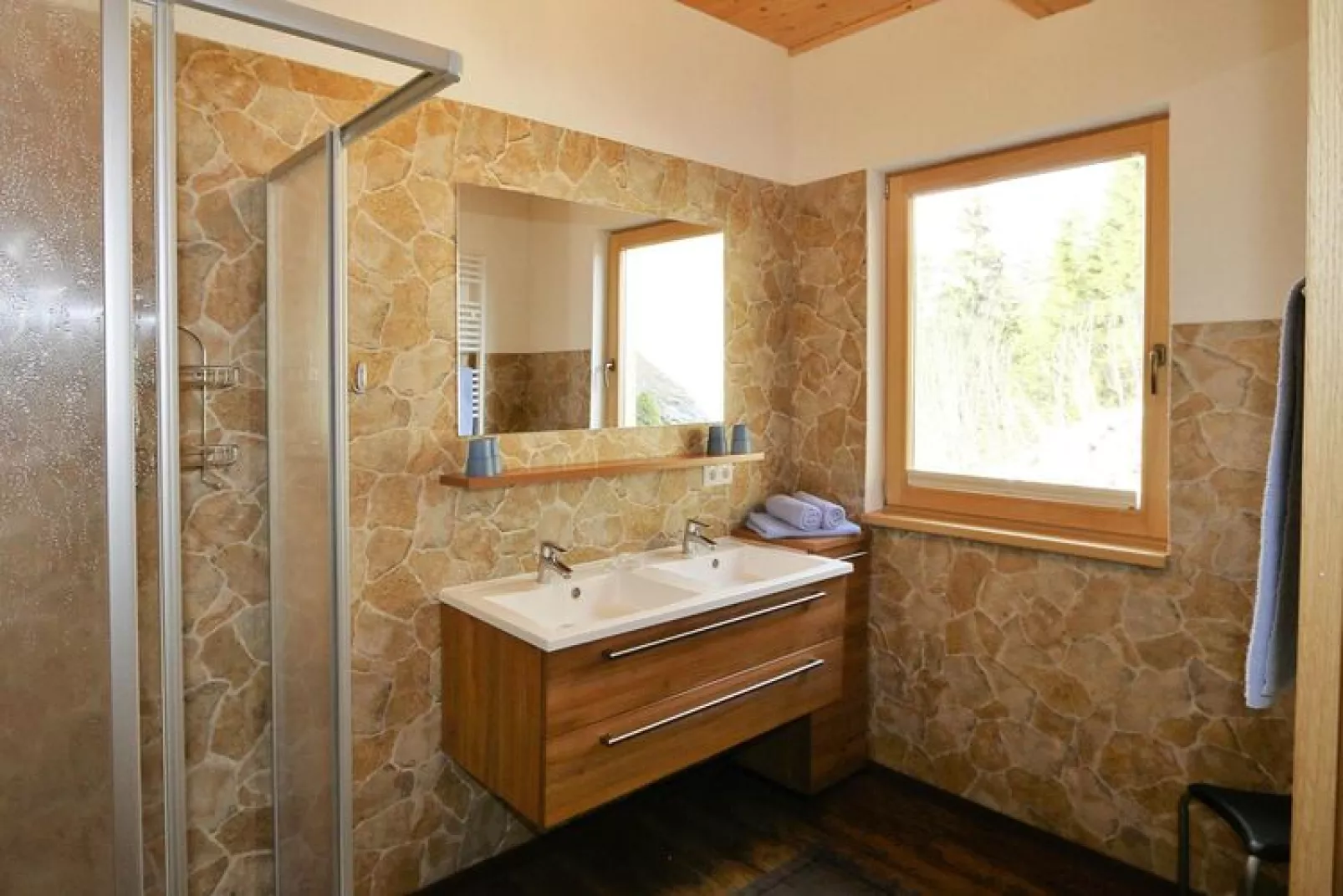 Vogalnest-Bathroom