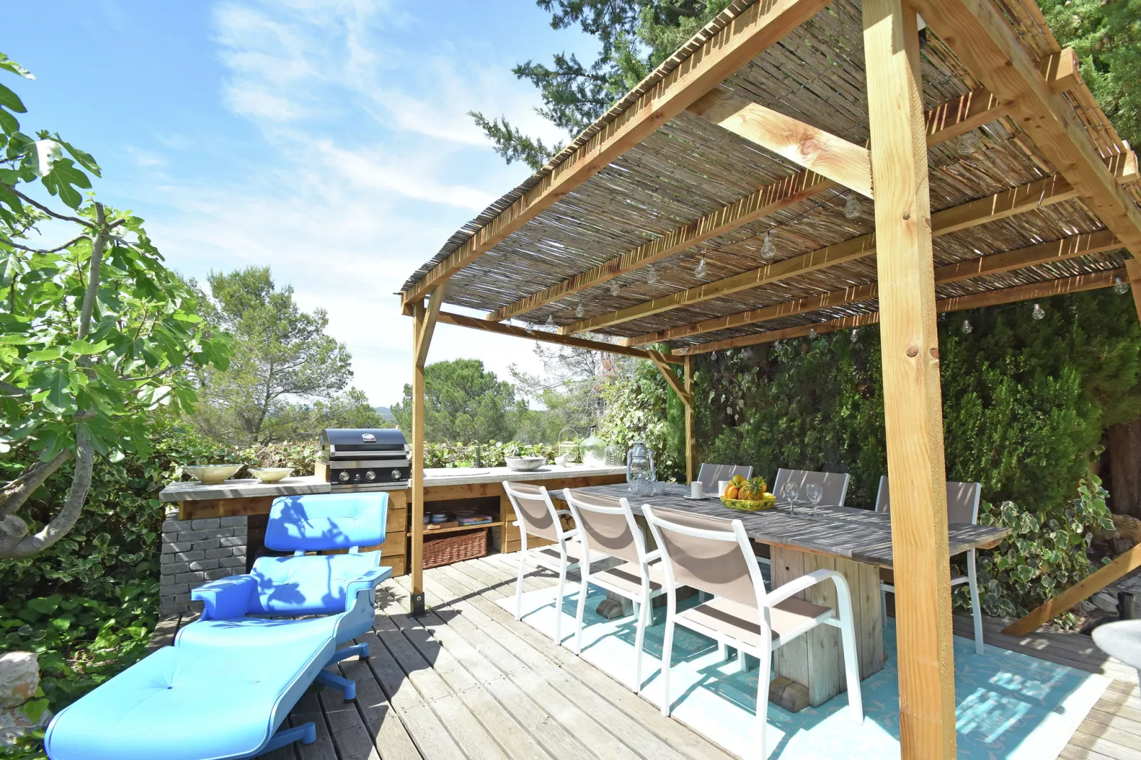Villa Cigalières-Terrace balcony