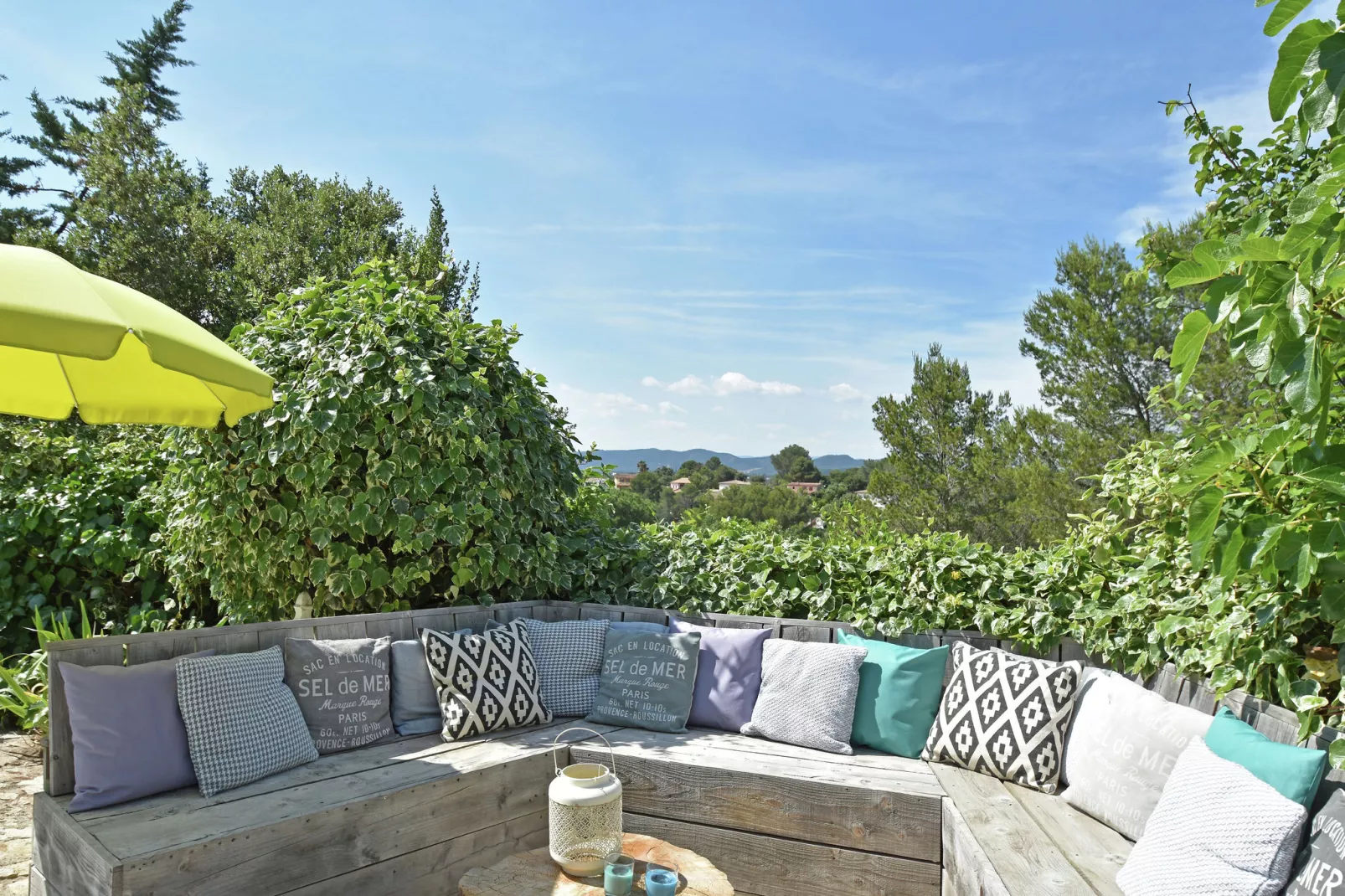 Villa Cigalières-Terrace balcony