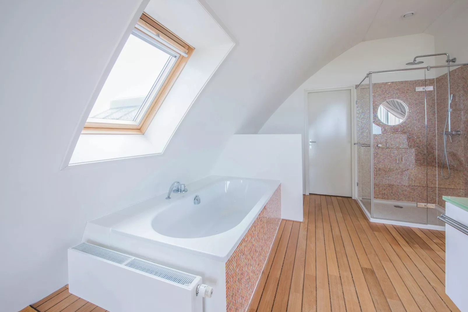 De ZeeParel Pink Shrimp-Bathroom