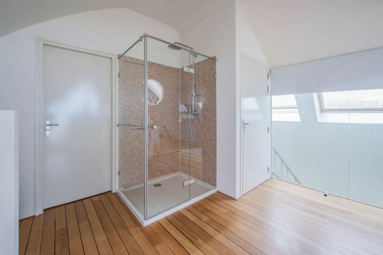 De ZeeParel Pink Shrimp-Bathroom