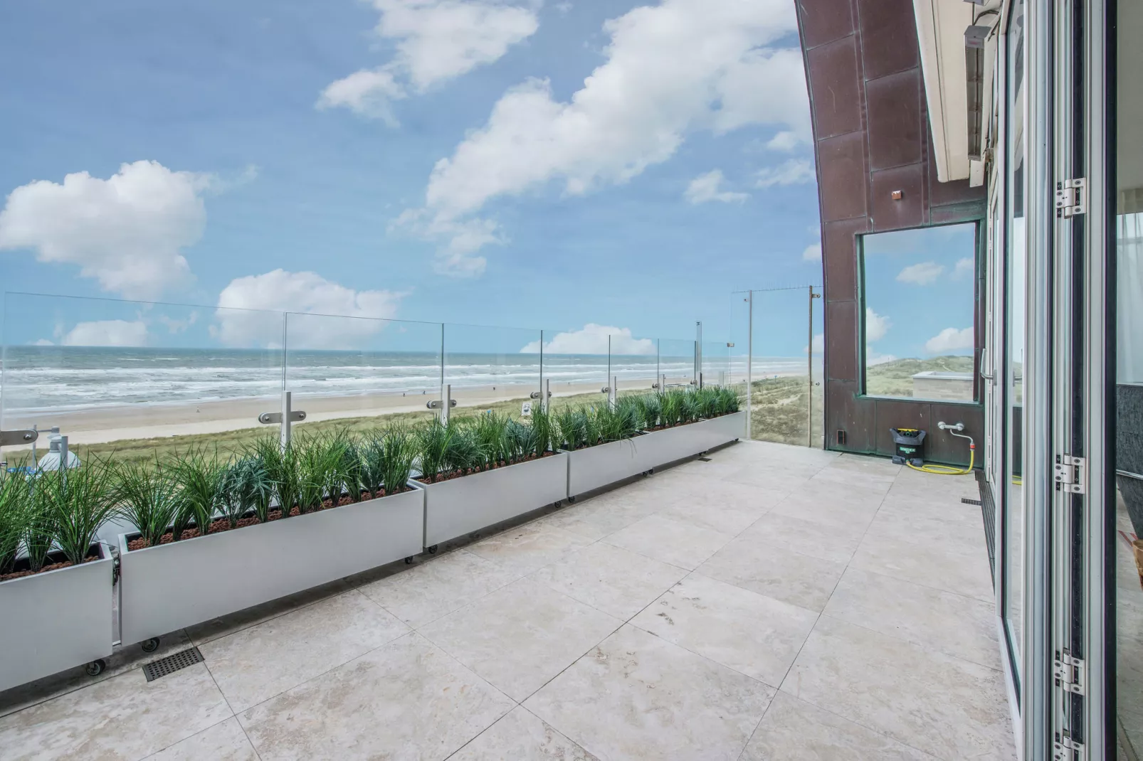 De ZeeParel Pink Shrimp-Terrace balcony