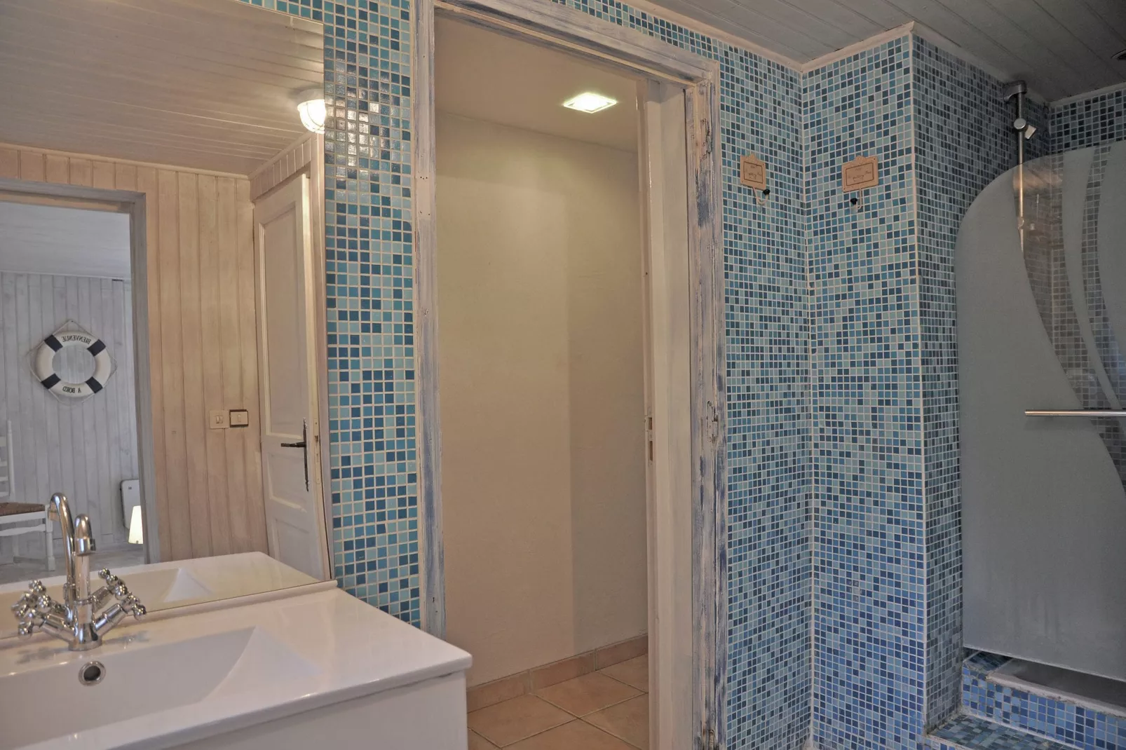 Villa Cigalières-Bathroom