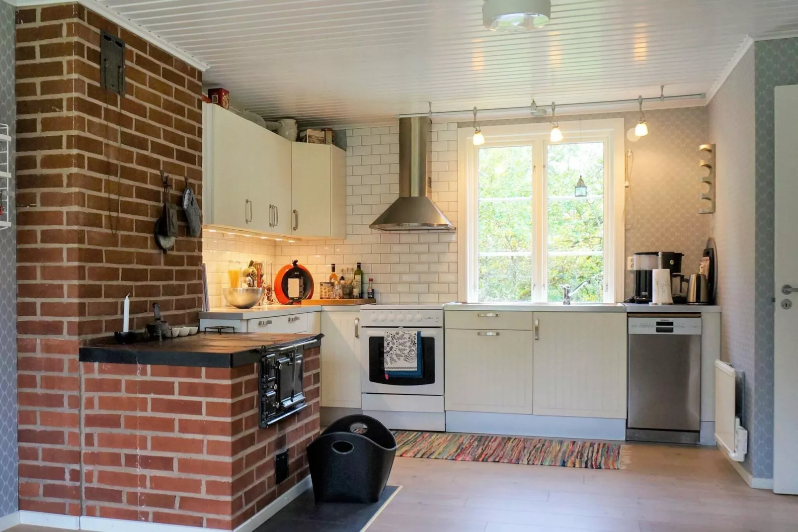 6 person holiday home in APLARED-By Traum-Indoor