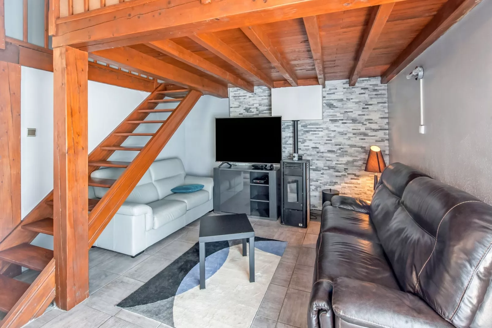Le Champlain-Living room