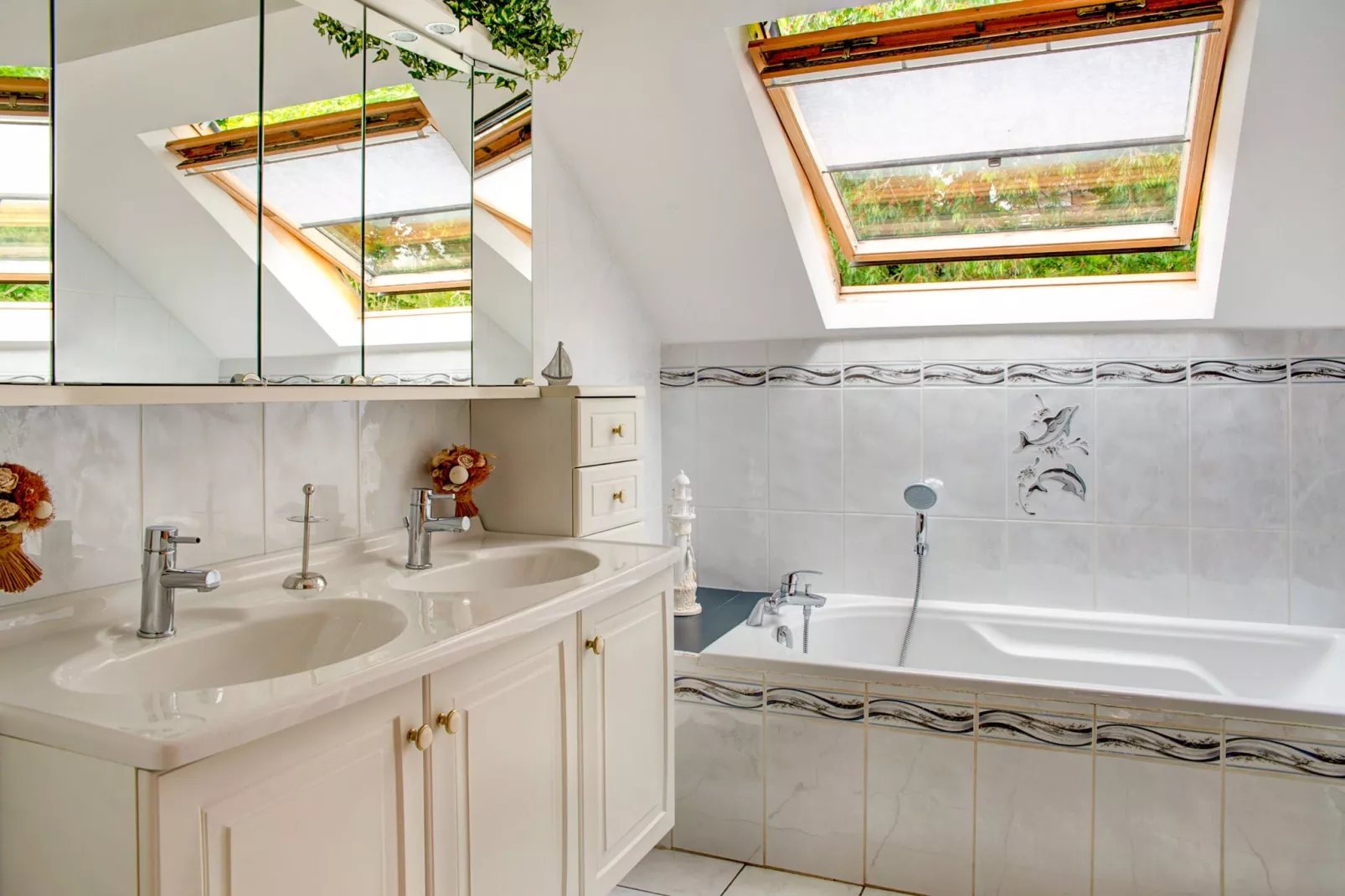 Gîte de 8 personnes avec piscine-Bathroom