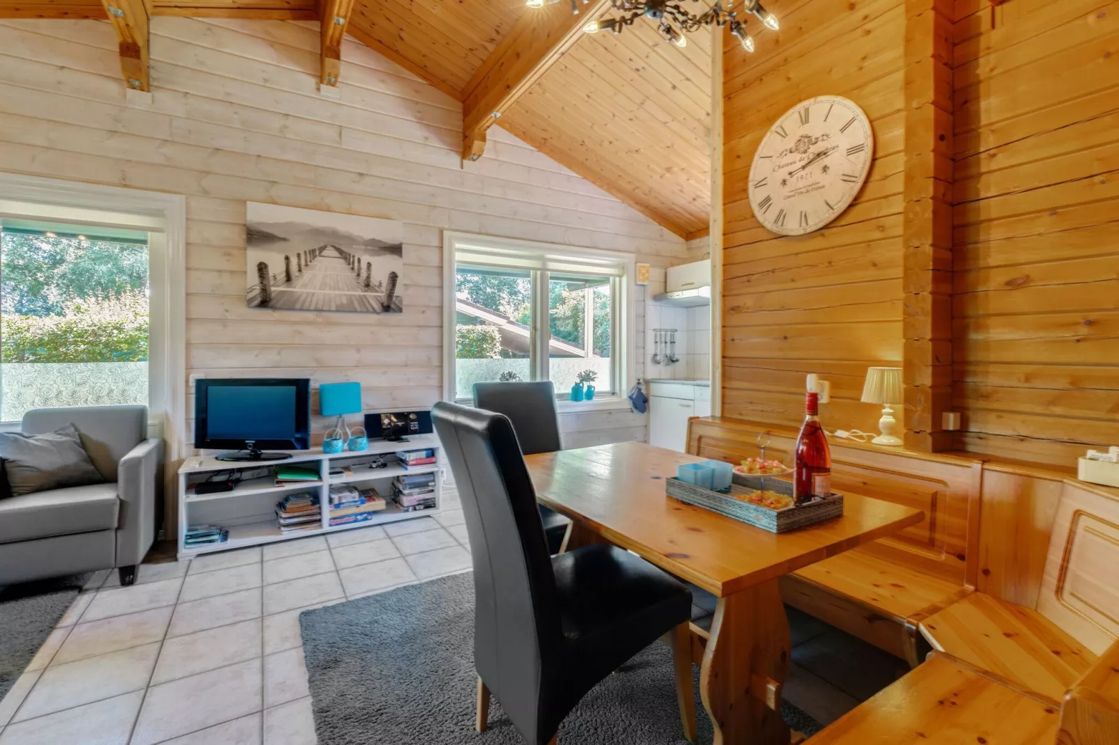 Chalet Veluwemeer-Dining room