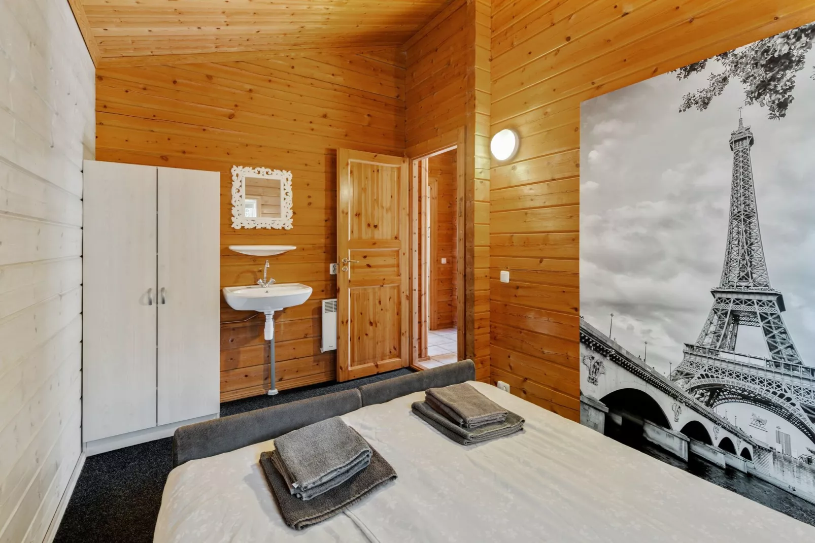 Chalet Veluwemeer-Bedroom