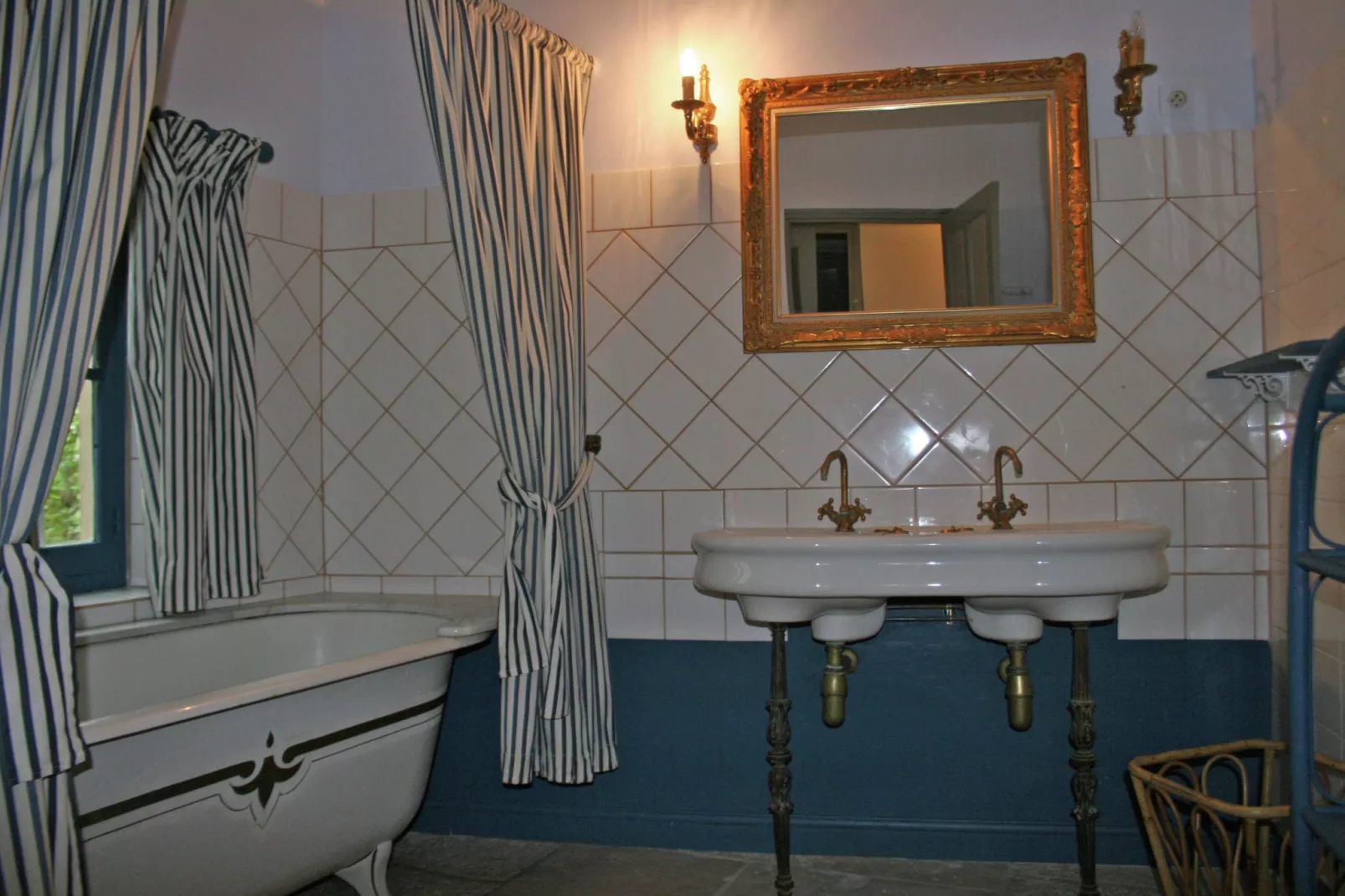 Grande Maison-Bathroom