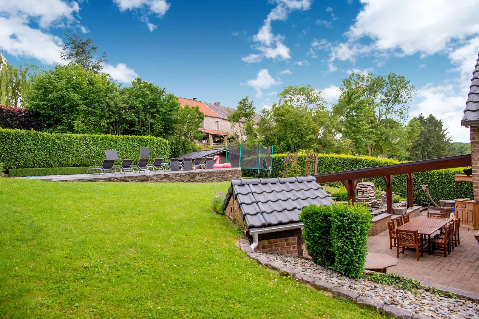 Gîte de 8 personnes avec piscine-Gardens summer
