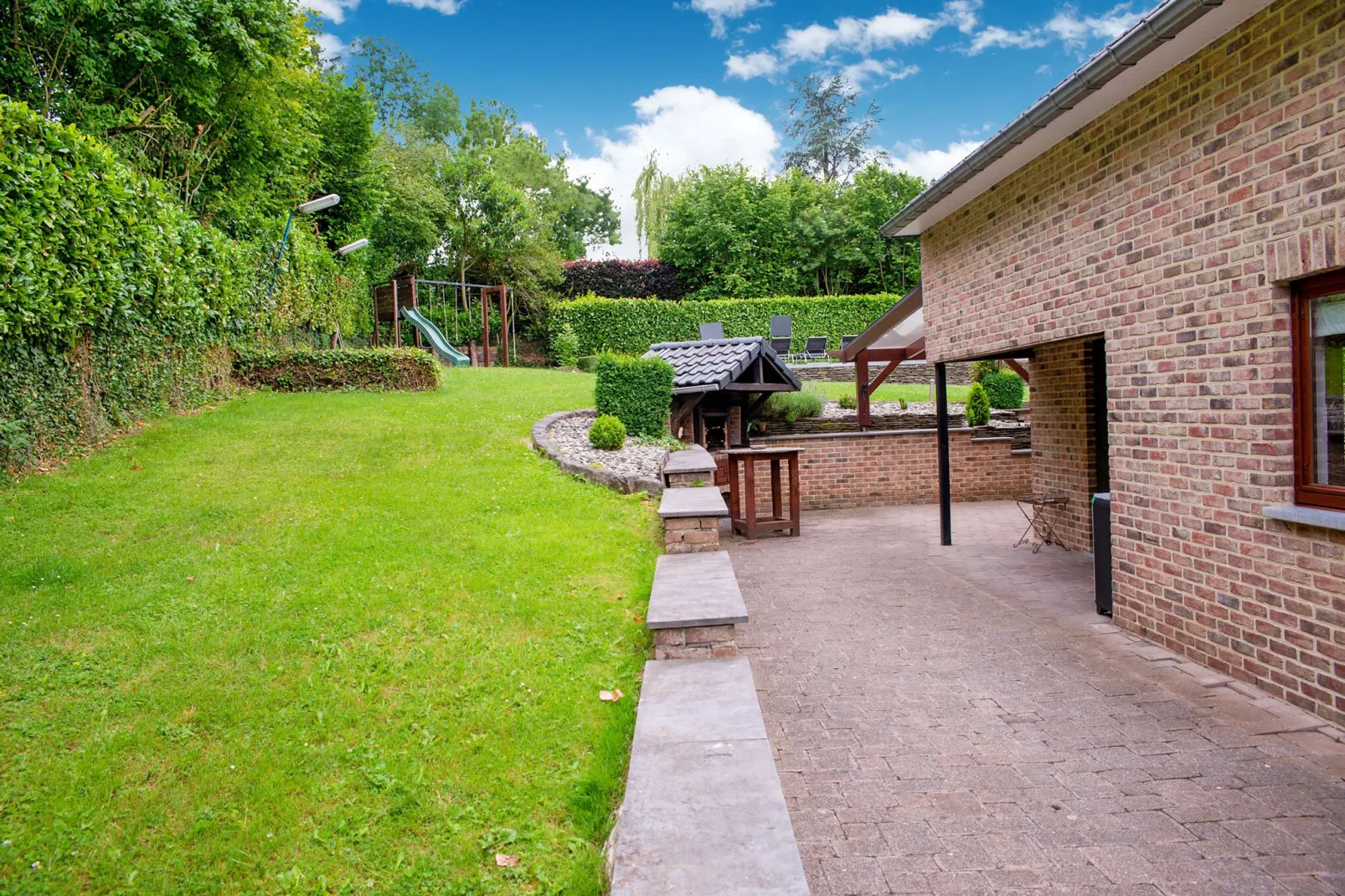 Gîte de 8 personnes avec piscine-Gardens summer