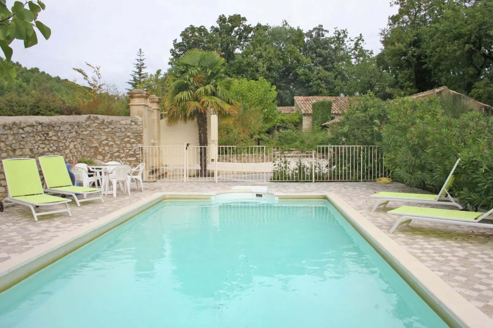 Petite maison-Pool