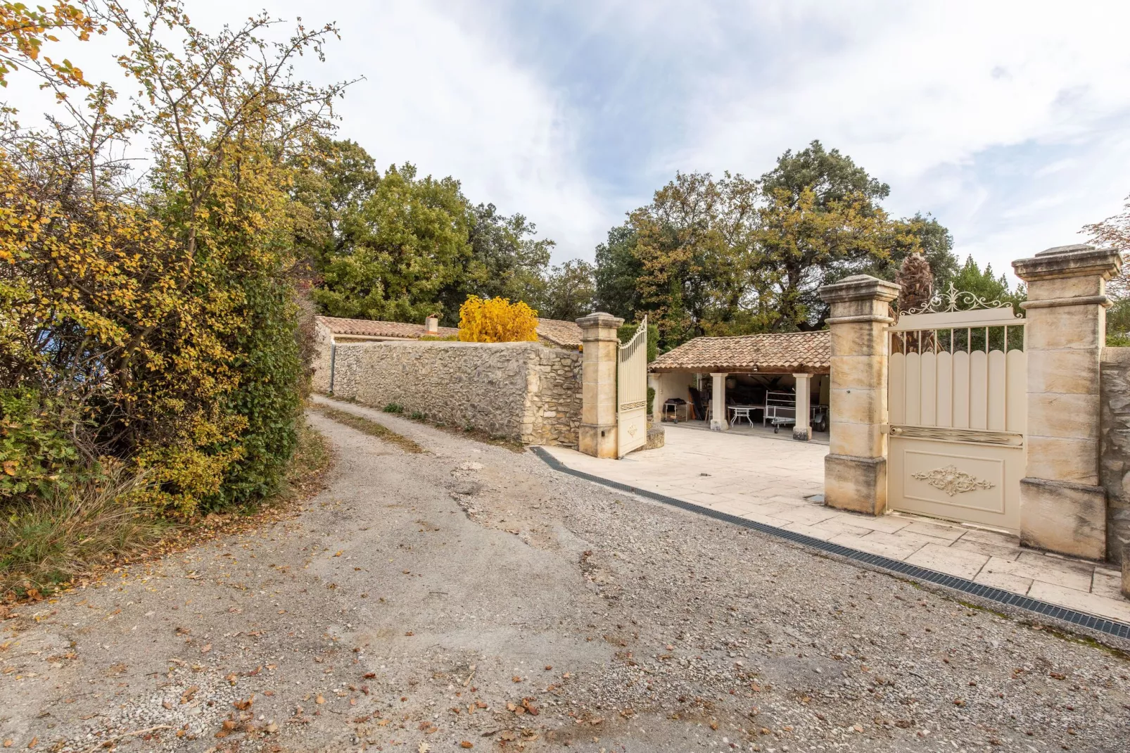 Petite maison-Reception hall