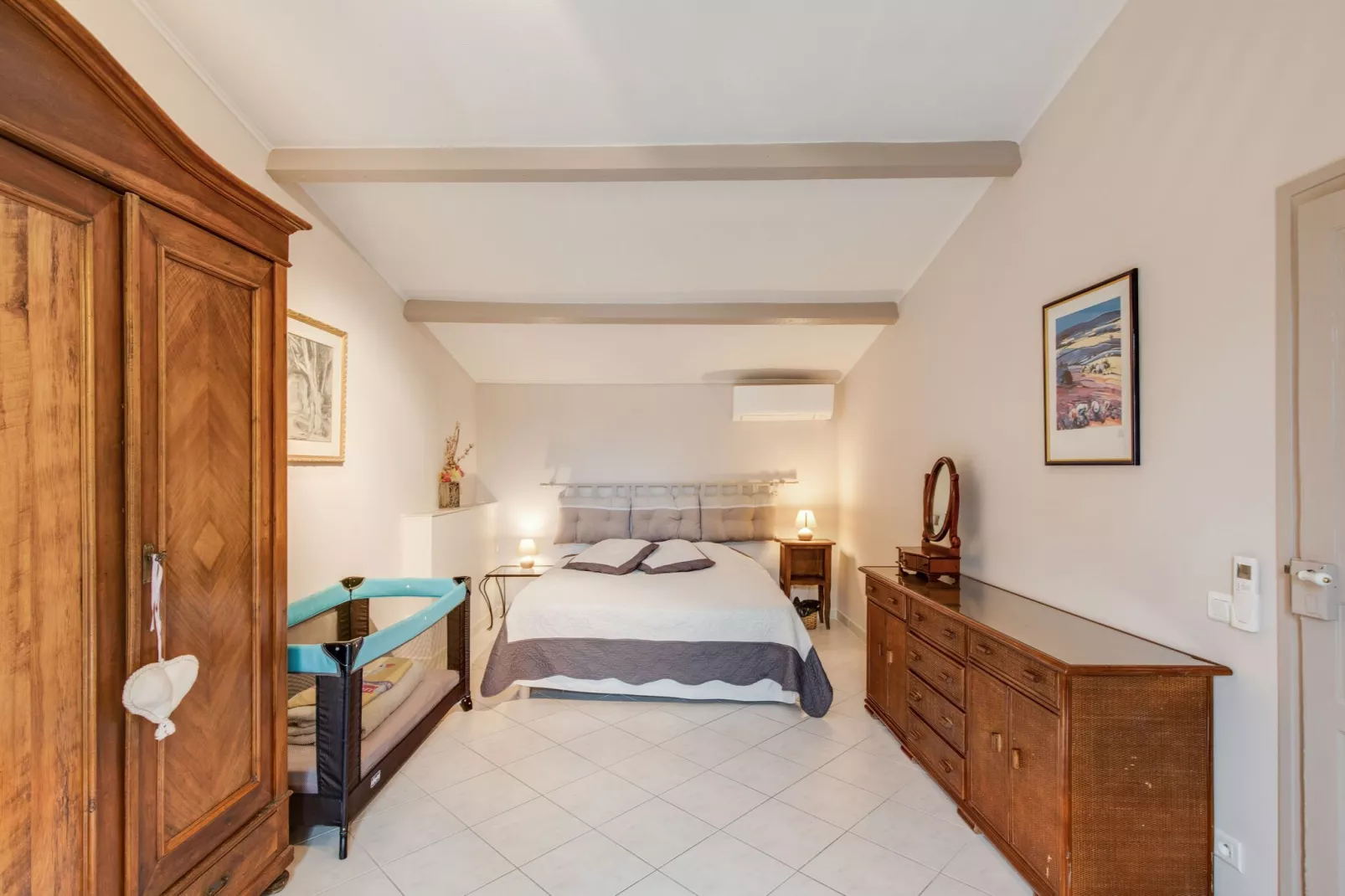Petite maison-Bedroom