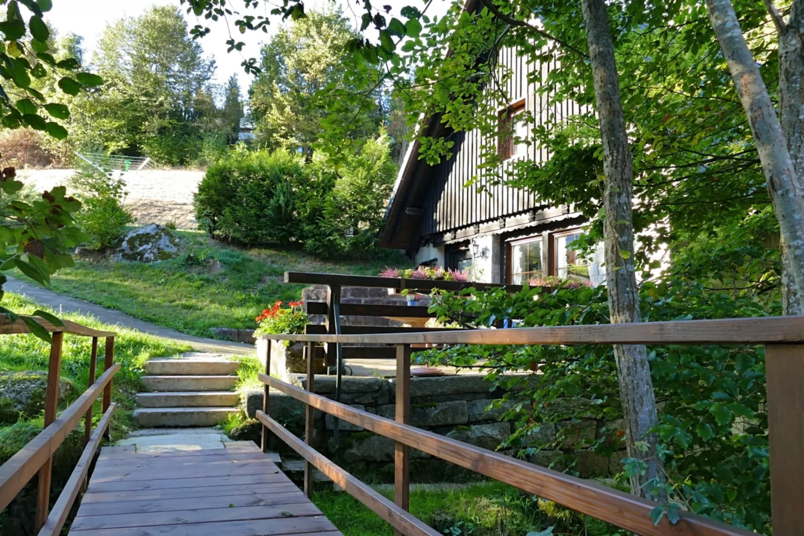 Alte Mühle-Außenbereich Sommer