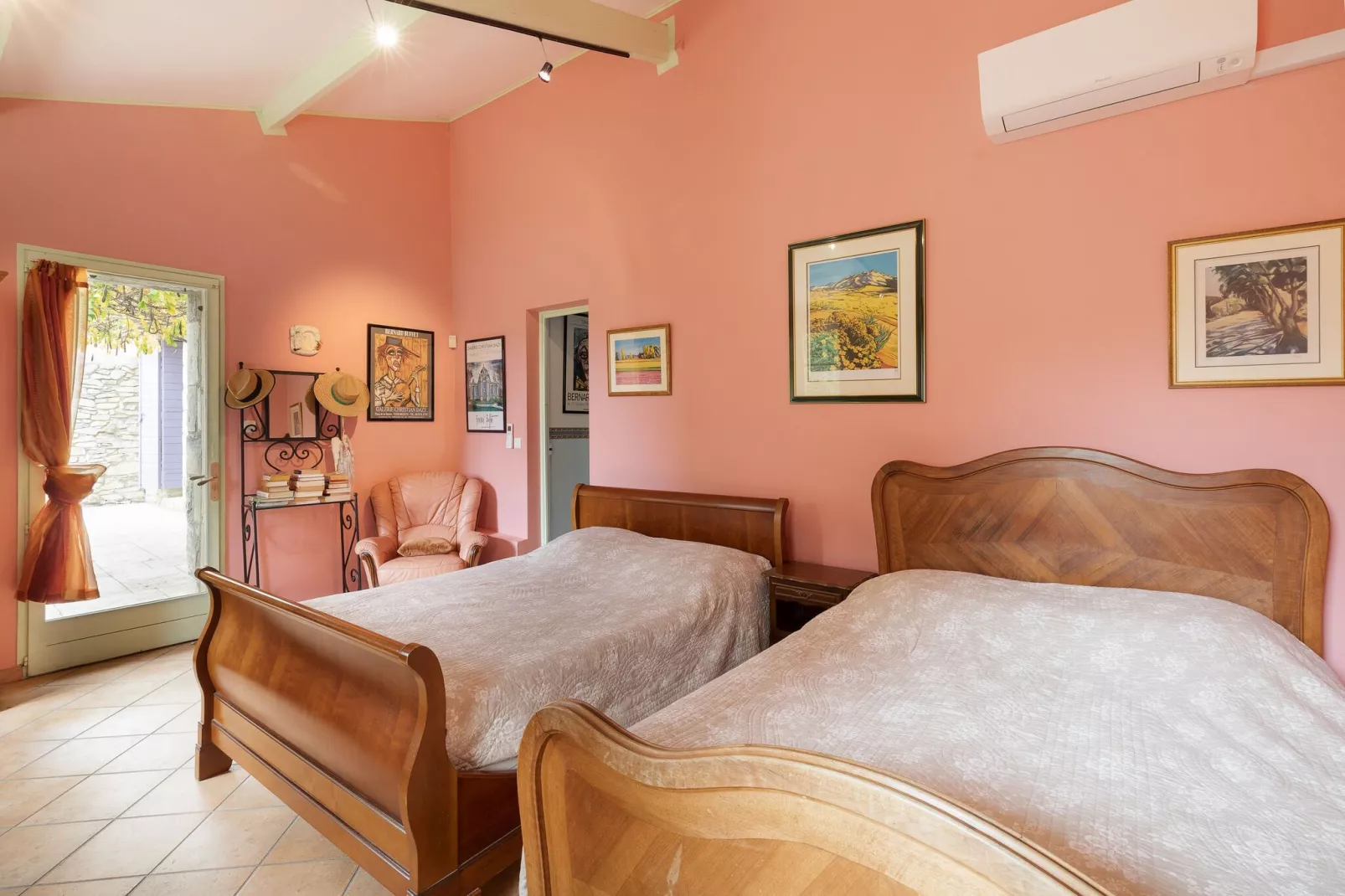 Petite maison-Bedroom