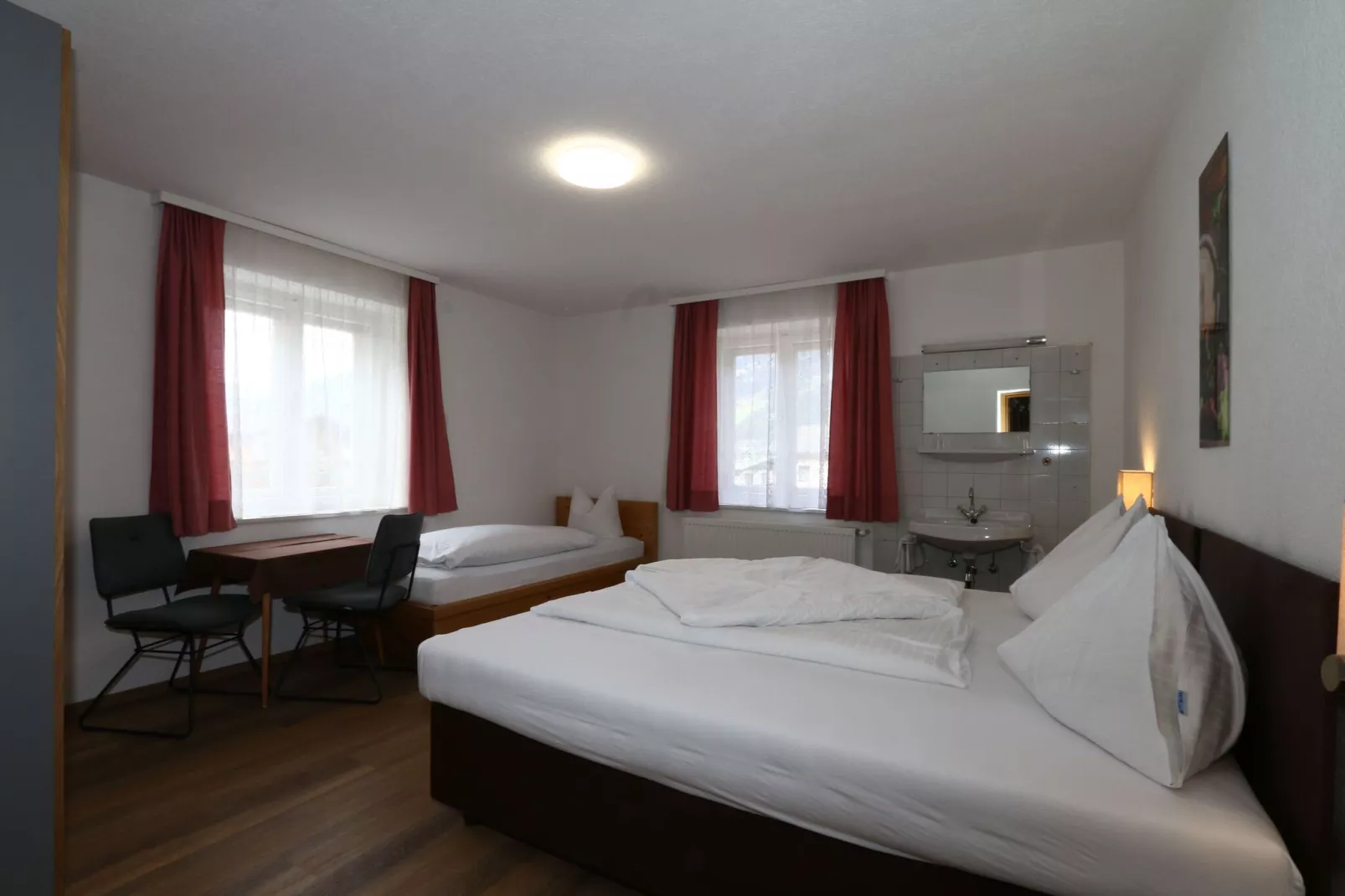 Haus Bergheim - 12 Personen-Schlafzimmer